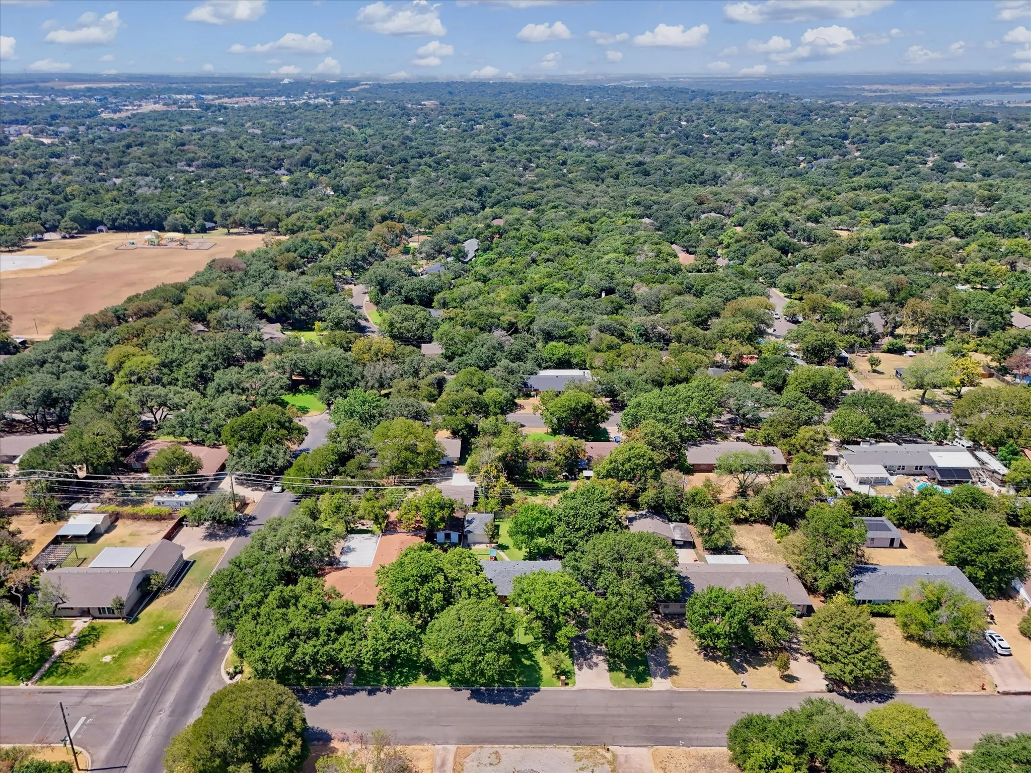 Single Family Residence For Sale in Mc Lennan County , 508 Bellaire Drive, Woodway, Texas 76712, 3 Bedroom, 2 Bathroom, 2 Garage spaces, 1,605 Sqft, built in 1963, mls#21371874, Real Estate Agent in Woodway, Homes For Sale in Mc Lennan county, Homes For Sale in Woodway, Realtor in Woodway Texas, Real Estate Brokerage Independent Realty Texas, Luminita Cordes Realtor