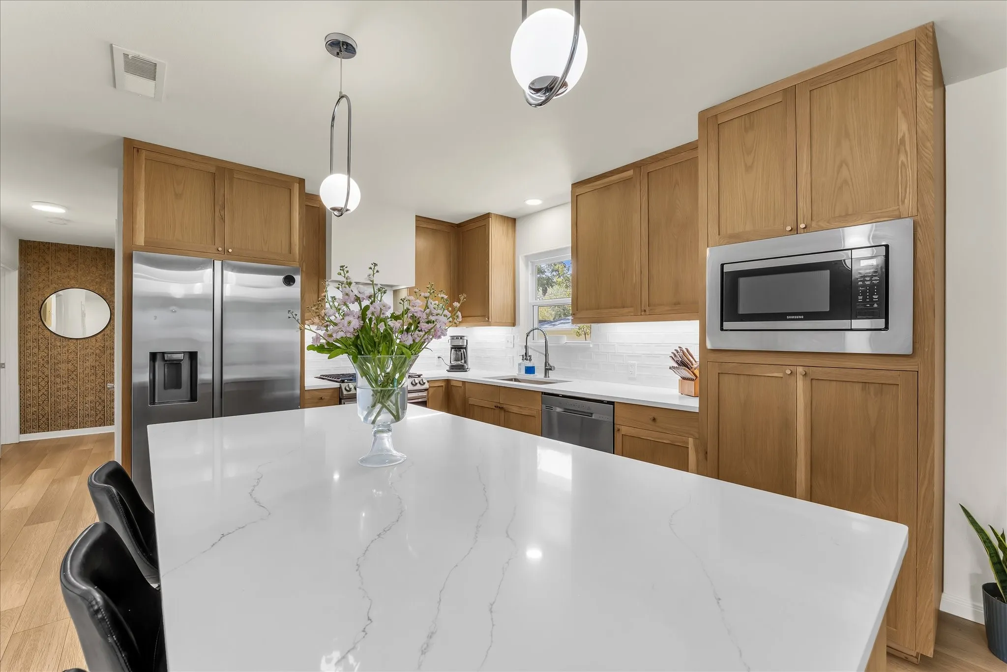 Single Family Residence For Sale in Mc Lennan County , 508 Bellaire Drive, Woodway, Texas 76712, 3 Bedroom, 2 Bathroom, 2 Garage spaces, 1,605 Sqft, built in 1963, mls#21371874, Real Estate Agent in Woodway, Homes For Sale in Mc Lennan county, Homes For Sale in Woodway, Realtor in Woodway Texas, Real Estate Brokerage Independent Realty Texas, Luminita Cordes Realtor