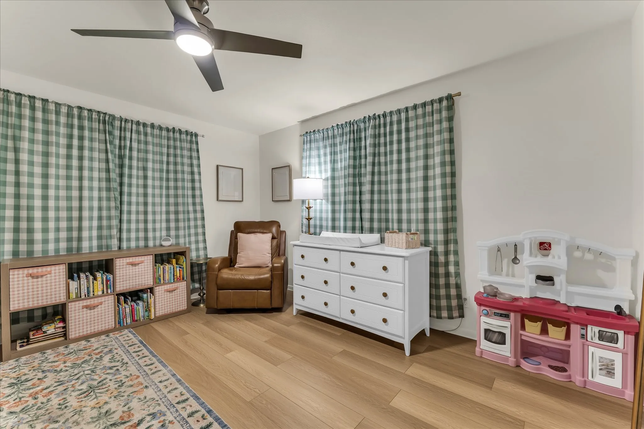 Single Family Residence For Sale in Mc Lennan County , 508 Bellaire Drive, Woodway, Texas 76712, 3 Bedroom, 2 Bathroom, 2 Garage spaces, 1,605 Sqft, built in 1963, mls#21371874, Real Estate Agent in Woodway, Homes For Sale in Mc Lennan county, Homes For Sale in Woodway, Realtor in Woodway Texas, Real Estate Brokerage Independent Realty Texas, Luminita Cordes Realtor