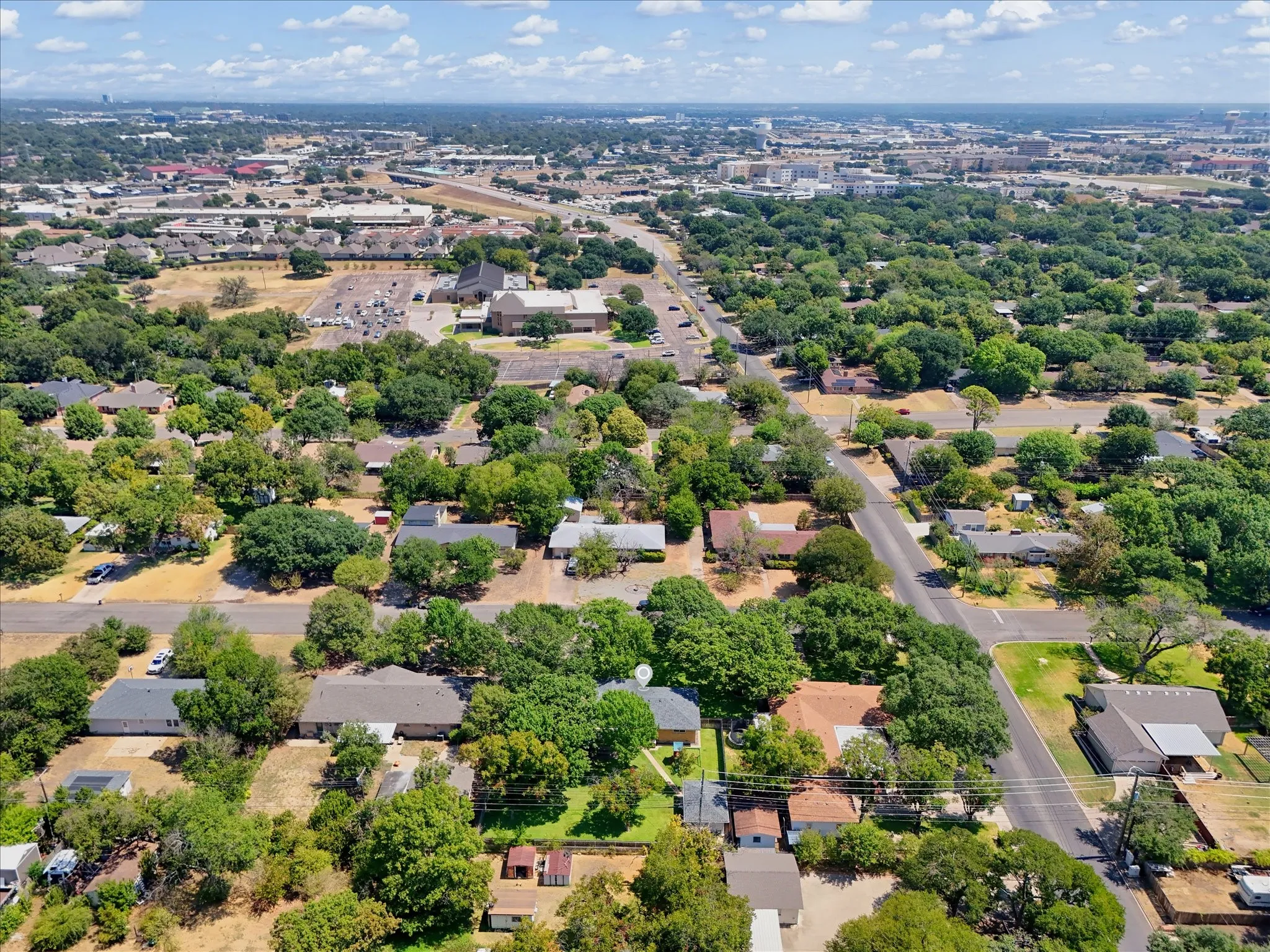 Single Family Residence For Sale in Mc Lennan County , 508 Bellaire Drive, Woodway, Texas 76712, 3 Bedroom, 2 Bathroom, 2 Garage spaces, 1,605 Sqft, built in 1963, mls#21371874, Real Estate Agent in Woodway, Homes For Sale in Mc Lennan county, Homes For Sale in Woodway, Realtor in Woodway Texas, Real Estate Brokerage Independent Realty Texas, Luminita Cordes Realtor