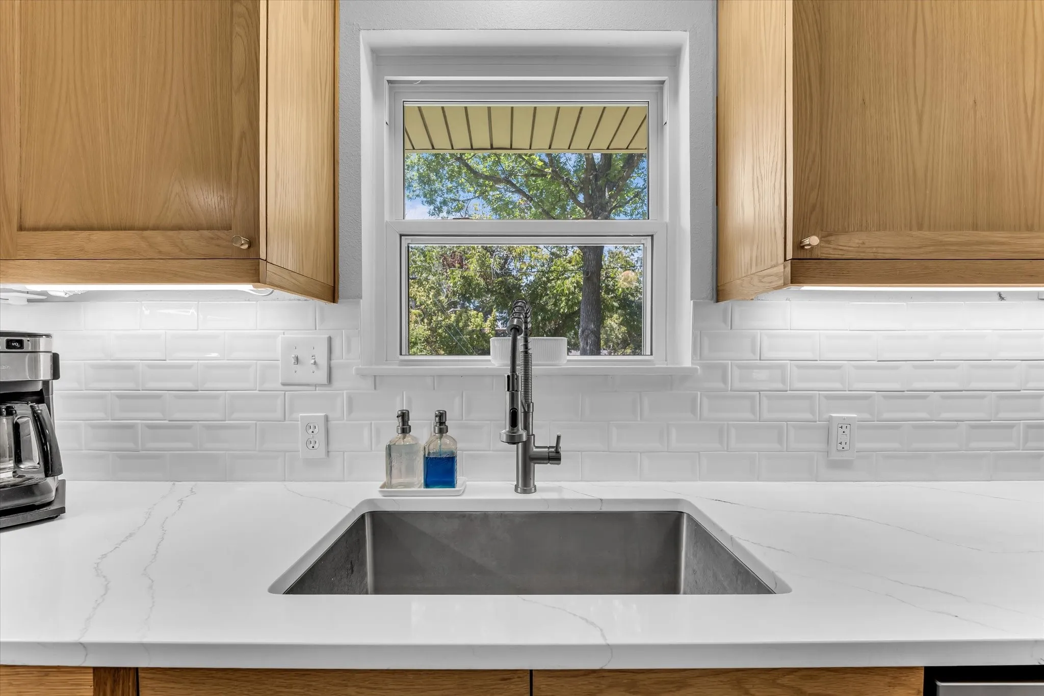 Single Family Residence For Sale in Mc Lennan County , 508 Bellaire Drive, Woodway, Texas 76712, 3 Bedroom, 2 Bathroom, 2 Garage spaces, 1,605 Sqft, built in 1963, mls#21371874, Real Estate Agent in Woodway, Homes For Sale in Mc Lennan county, Homes For Sale in Woodway, Realtor in Woodway Texas, Real Estate Brokerage Independent Realty Texas, Luminita Cordes Realtor