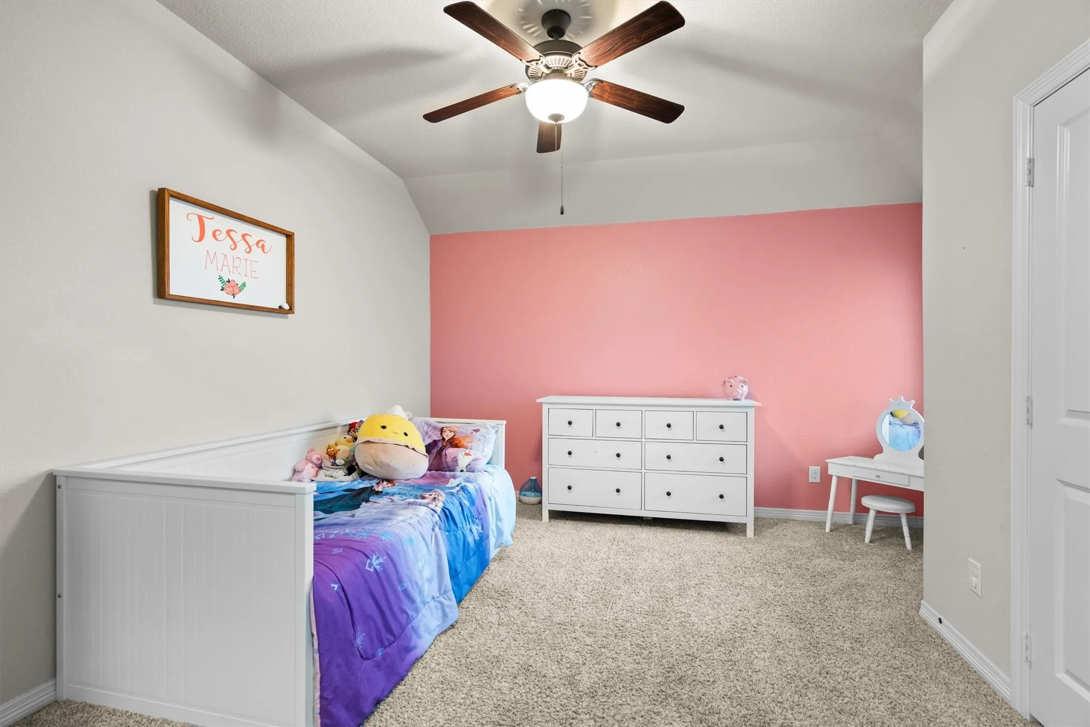 Single Family Residence For Sale in Denton County , 1024 Highpoint Way, Roanoke, Texas 76262, 4 Bedroom, 3 Bathroom, 3 Garage spaces, 2,993 Sqft, built in 2016, mls#21366722, Real Estate Agent in Roanoke, Homes For Sale in Denton county, Homes For Sale in Roanoke, Realtor in Roanoke Texas, Real Estate Brokerage Independent Realty Texas, Luminita Cordes Realtor