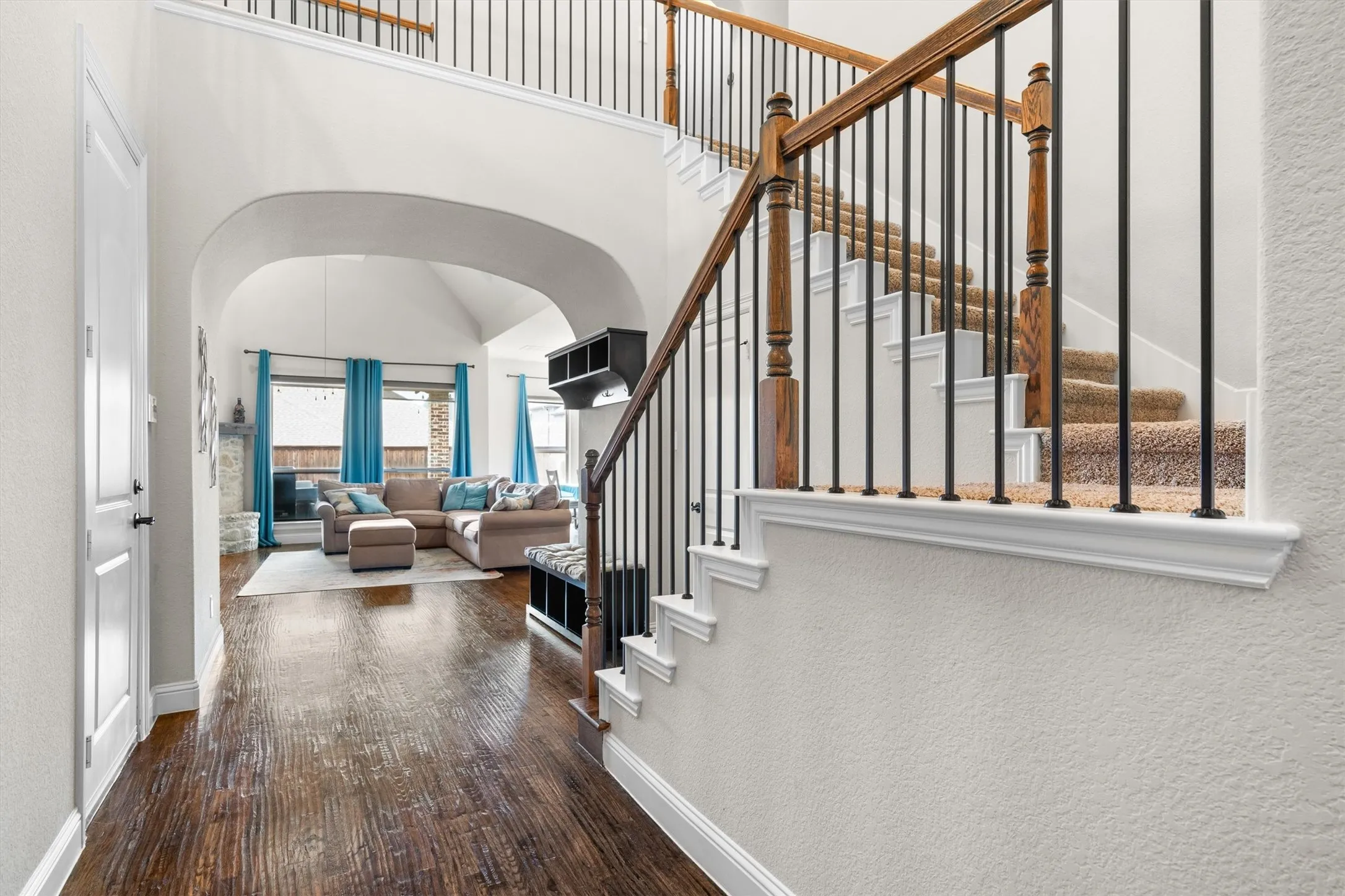 Single Family Residence For Sale in Denton County , 1024 Highpoint Way, Roanoke, Texas 76262, 4 Bedroom, 3 Bathroom, 3 Garage spaces, 2,993 Sqft, built in 2016, mls#21366722, Real Estate Agent in Roanoke, Homes For Sale in Denton county, Homes For Sale in Roanoke, Realtor in Roanoke Texas, Real Estate Brokerage Independent Realty Texas, Luminita Cordes Realtor