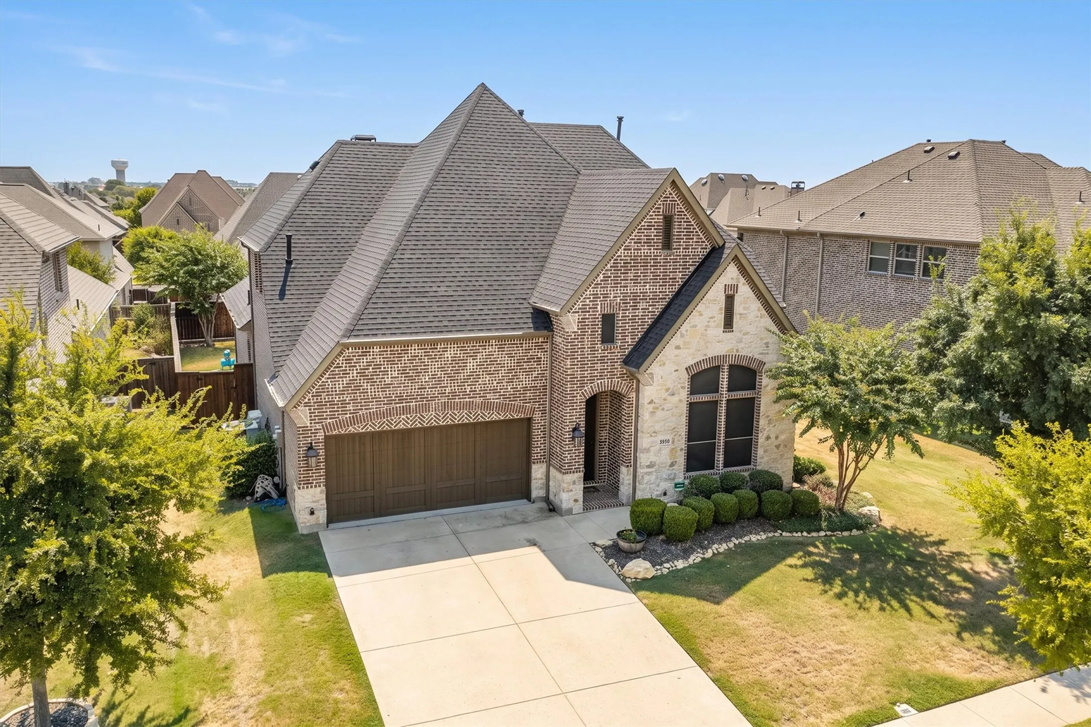 Single Family Residence For Sale in Denton County , 1024 Highpoint Way, Roanoke, Texas 76262, 4 Bedroom, 3 Bathroom, 3 Garage spaces, 2,993 Sqft, built in 2016, mls#21366722, Real Estate Agent in Roanoke, Homes For Sale in Denton county, Homes For Sale in Roanoke, Realtor in Roanoke Texas, Real Estate Brokerage Independent Realty Texas, Luminita Cordes Realtor