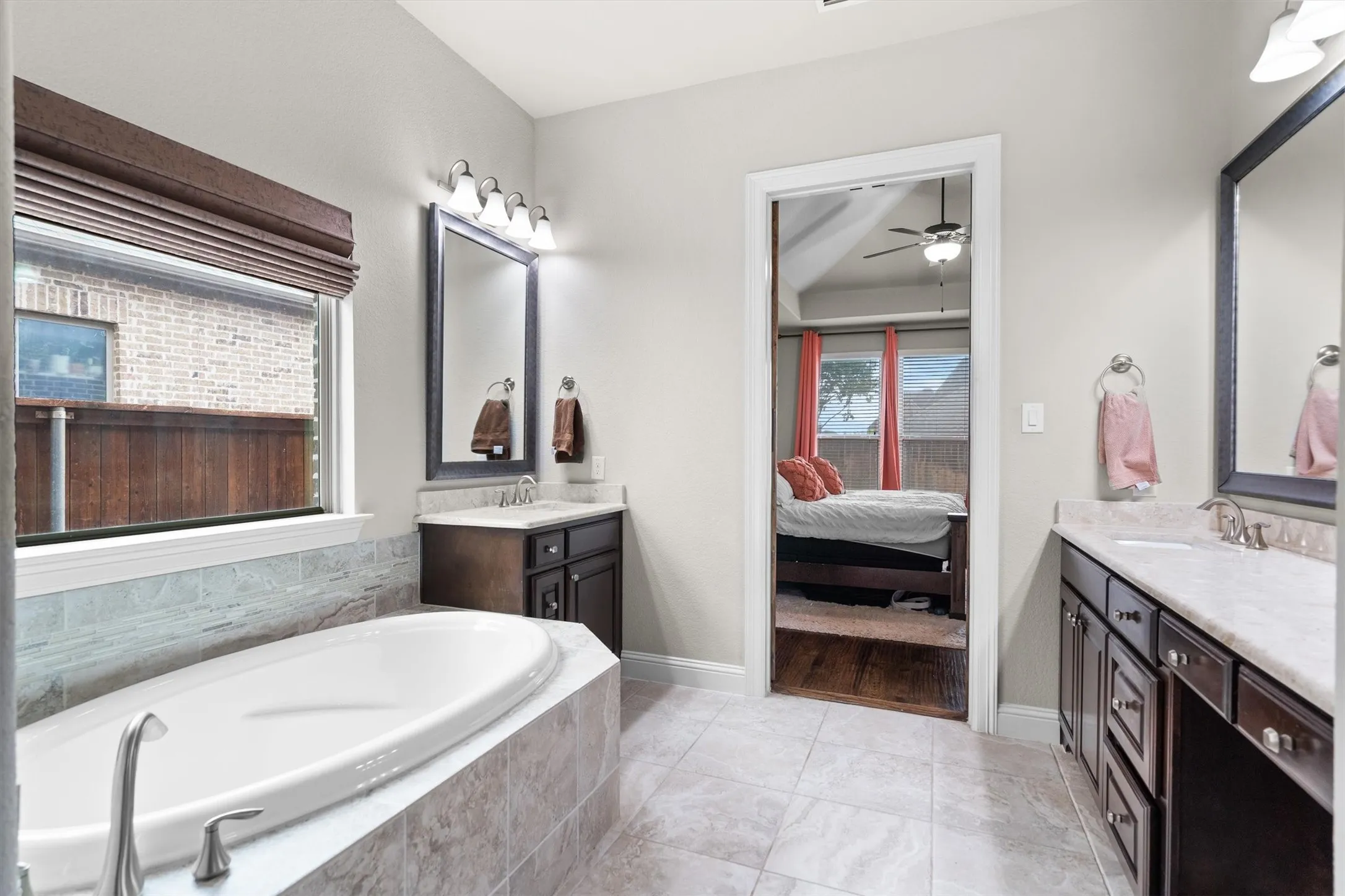 Single Family Residence For Sale in Denton County , 1024 Highpoint Way, Roanoke, Texas 76262, 4 Bedroom, 3 Bathroom, 3 Garage spaces, 2,993 Sqft, built in 2016, mls#21366722, Real Estate Agent in Roanoke, Homes For Sale in Denton county, Homes For Sale in Roanoke, Realtor in Roanoke Texas, Real Estate Brokerage Independent Realty Texas, Luminita Cordes Realtor