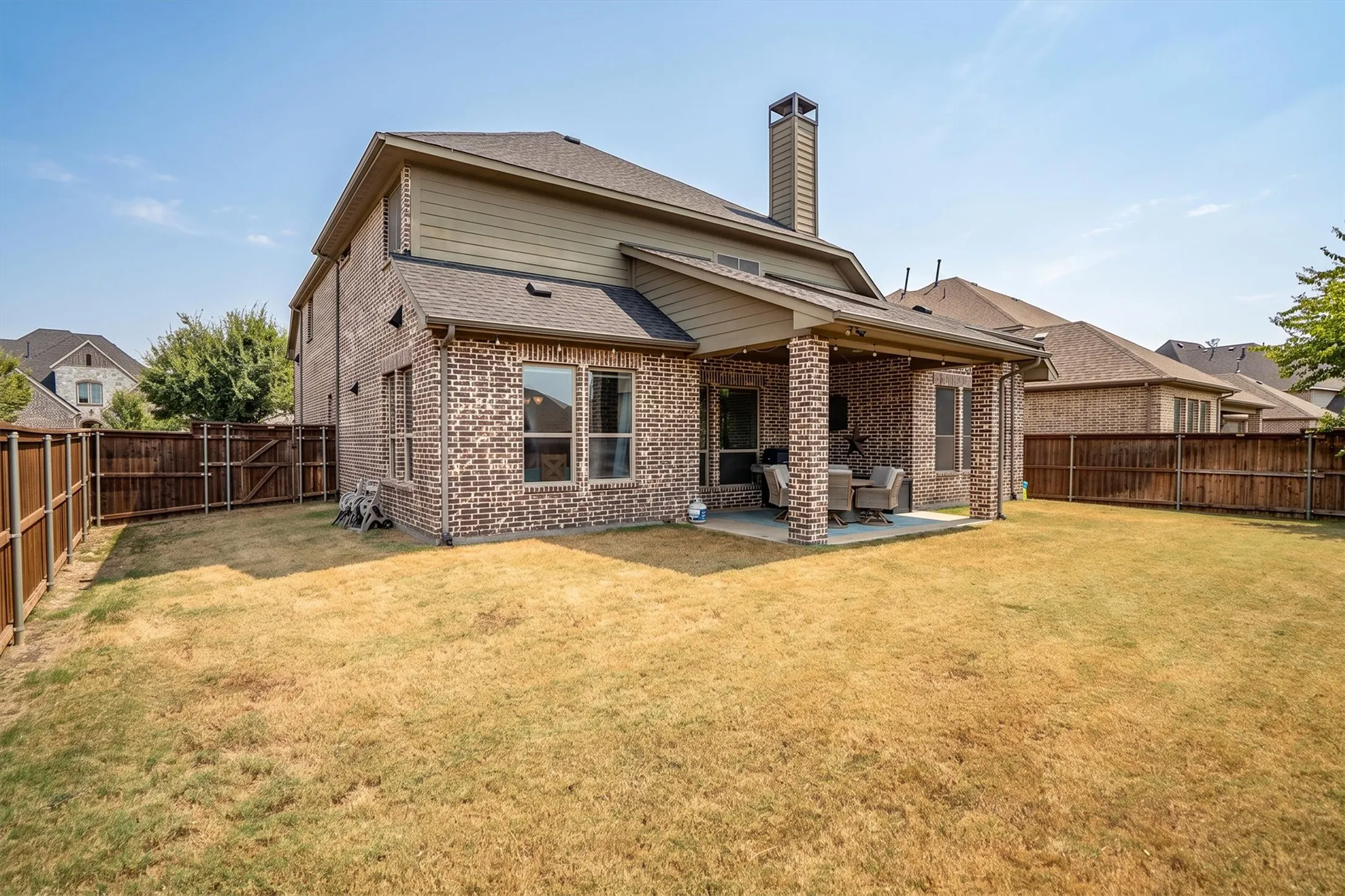 Single Family Residence For Sale in Denton County , 1024 Highpoint Way, Roanoke, Texas 76262, 4 Bedroom, 3 Bathroom, 3 Garage spaces, 2,993 Sqft, built in 2016, mls#21366722, Real Estate Agent in Roanoke, Homes For Sale in Denton county, Homes For Sale in Roanoke, Realtor in Roanoke Texas, Real Estate Brokerage Independent Realty Texas, Luminita Cordes Realtor