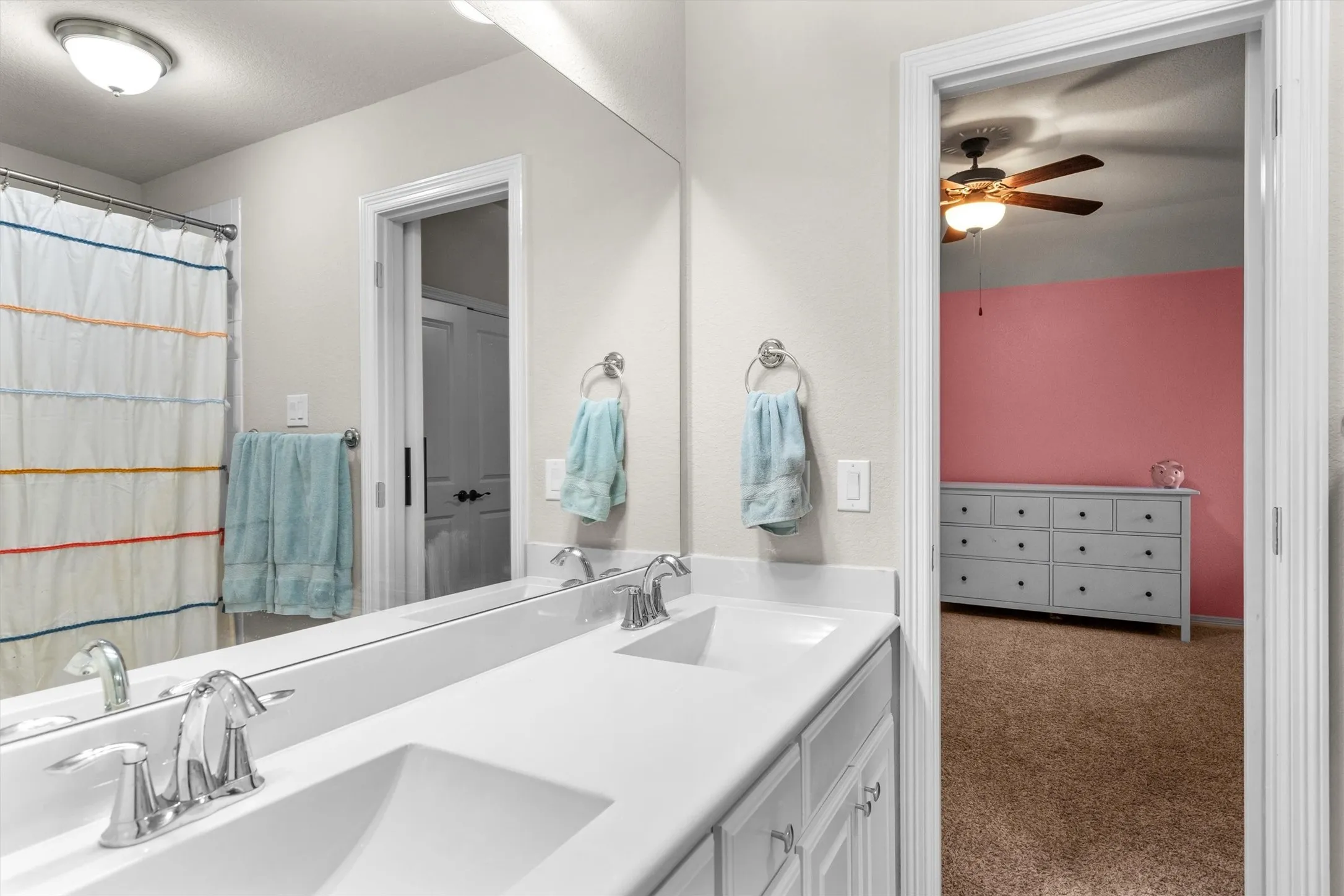 Single Family Residence For Sale in Denton County , 1024 Highpoint Way, Roanoke, Texas 76262, 4 Bedroom, 3 Bathroom, 3 Garage spaces, 2,993 Sqft, built in 2016, mls#21366722, Real Estate Agent in Roanoke, Homes For Sale in Denton county, Homes For Sale in Roanoke, Realtor in Roanoke Texas, Real Estate Brokerage Independent Realty Texas, Luminita Cordes Realtor