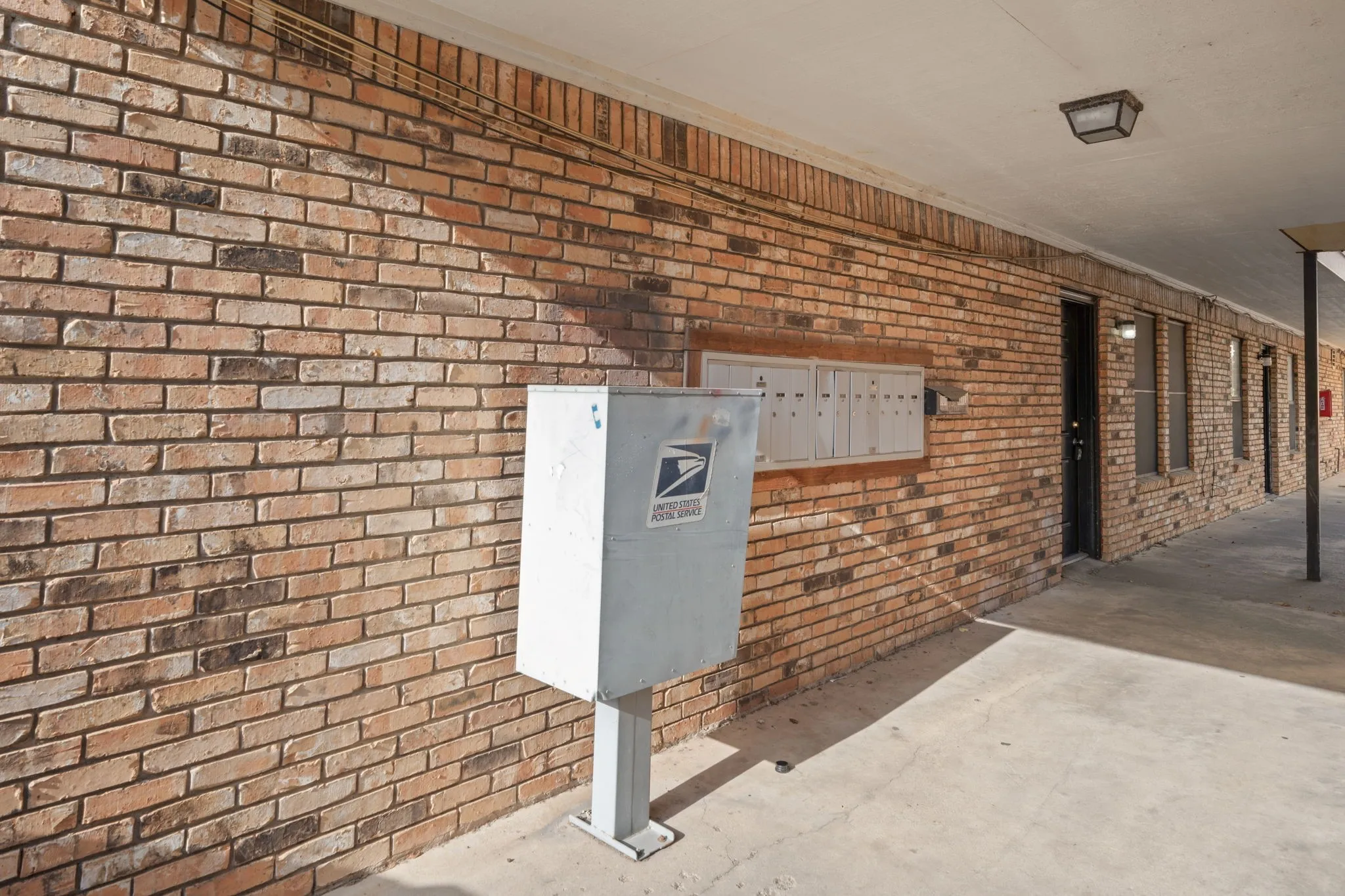 Single Family Residence For Rent in Denton County , 1108 N Elm Street 6, Denton, Texas 76201, 2 Bedroom, 2 Bathroom, Garage spaces, 900 Sqft, built in 1968, mls#21366156, Real Estate Agent in Denton, Homes For Rent in Denton county, Homes For Rent in Denton, Realtor in Denton Texas, Real Estate Brokerage Independent Realty Texas, Luminita Cordes Realtor