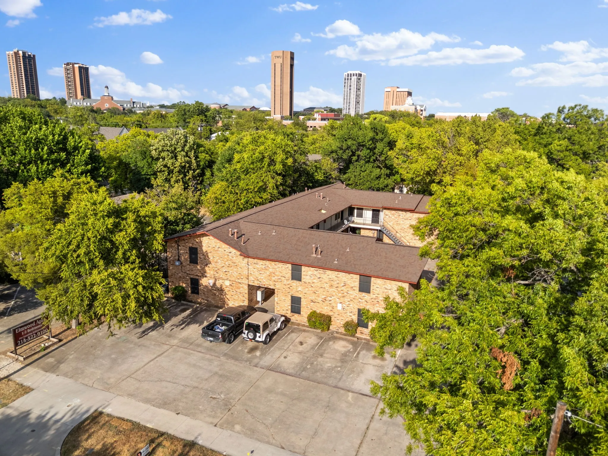 Single Family Residence For Rent in Denton County , 1108 N Elm Street 6, Denton, Texas 76201, 2 Bedroom, 2 Bathroom, Garage spaces, 900 Sqft, built in 1968, mls#21366156, Real Estate Agent in Denton, Homes For Rent in Denton county, Homes For Rent in Denton, Realtor in Denton Texas, Real Estate Brokerage Independent Realty Texas, Luminita Cordes Realtor