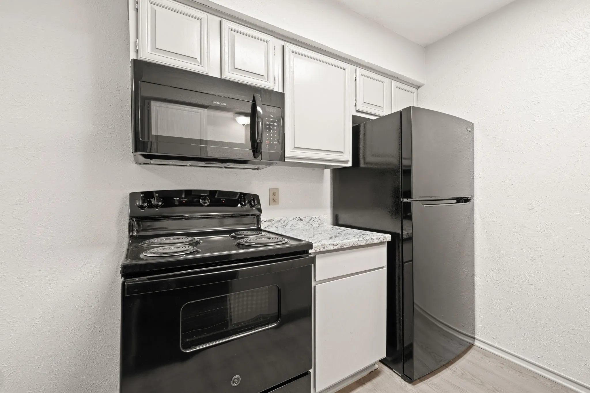 Single Family Residence For Rent in Denton County , 1108 N Elm Street 6, Denton, Texas 76201, 2 Bedroom, 2 Bathroom, Garage spaces, 900 Sqft, built in 1968, mls#21366156, Real Estate Agent in Denton, Homes For Rent in Denton county, Homes For Rent in Denton, Realtor in Denton Texas, Real Estate Brokerage Independent Realty Texas, Luminita Cordes Realtor