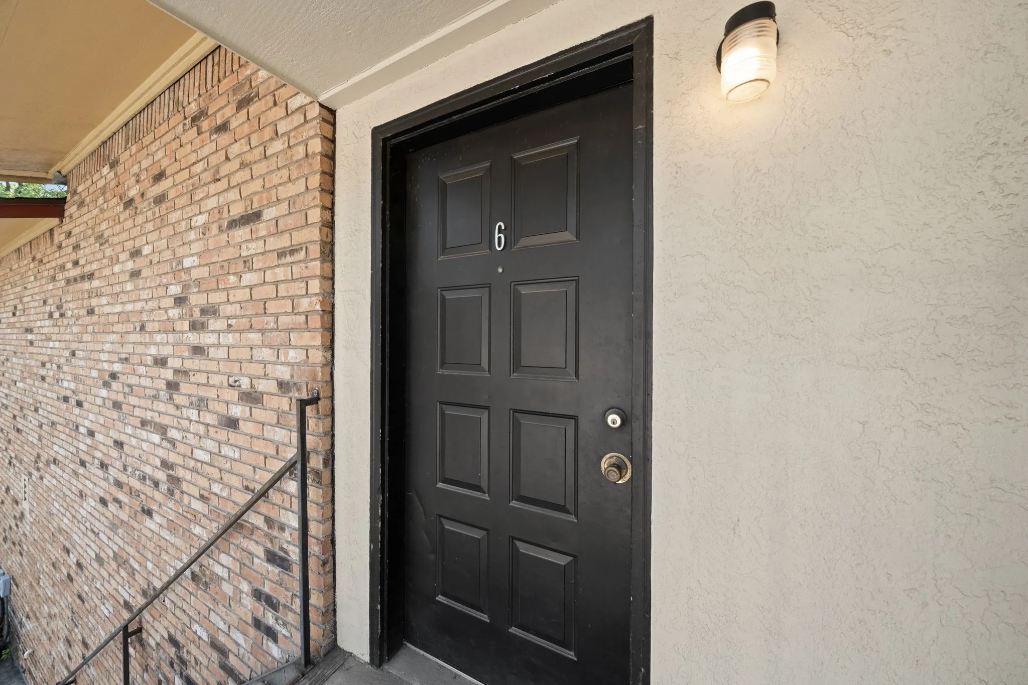 Single Family Residence For Rent in Denton County , 1108 N Elm Street 6, Denton, Texas 76201, 2 Bedroom, 2 Bathroom, Garage spaces, 900 Sqft, built in 1968, mls#21366156, Real Estate Agent in Denton, Homes For Rent in Denton county, Homes For Rent in Denton, Realtor in Denton Texas, Real Estate Brokerage Independent Realty Texas, Luminita Cordes Realtor