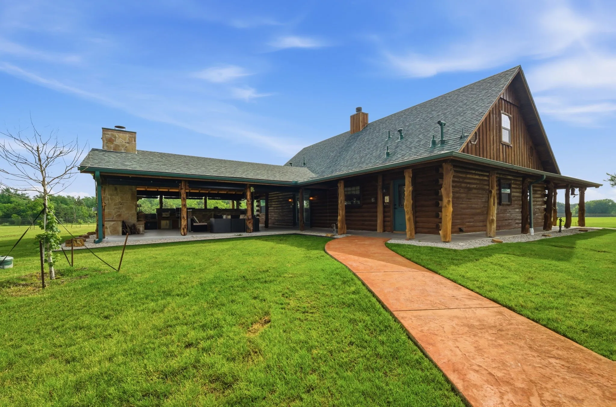Single Family Residence For Sale in Grayson County , 465 Emberson Ranch Road, Pilot Point, Texas 76258, 4 Bedroom, 3 Bathroom, 2 Garage spaces, 2,200 Sqft, built in 2005, mls#21370072, Real Estate Agent in Pilot Point, Homes For Sale in Grayson county, Homes For Sale in Pilot Point, Realtor in Pilot Point Texas, Real Estate Brokerage Independent Realty Texas, Luminita Cordes Realtor