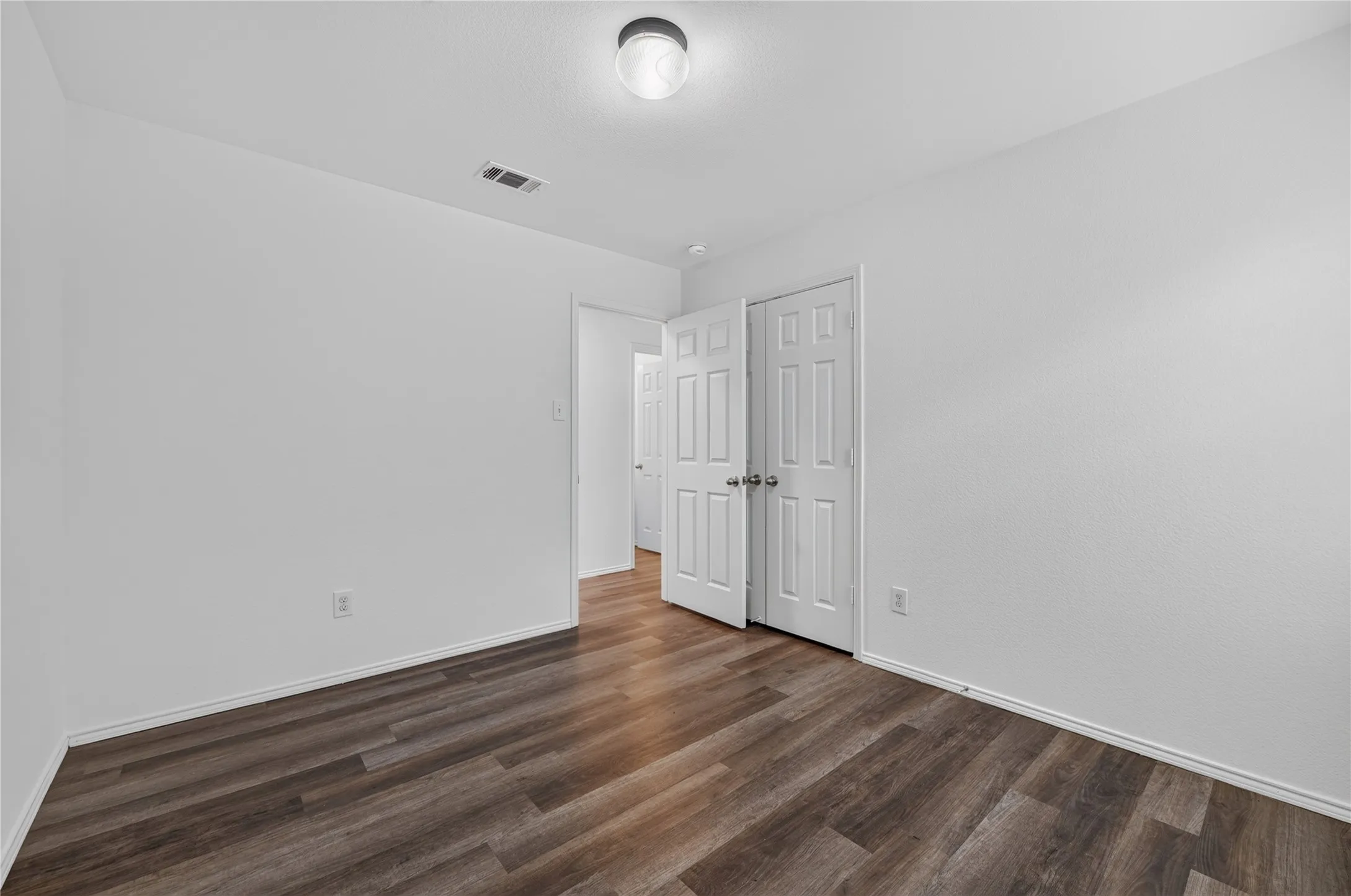 Single Family Residence For Rent in Tarrant County , 320 Chalkstone Drive, Fort Worth, Texas 76131, 3 Bedroom, 2 Bathroom, 2 Garage spaces, 1,407 Sqft, built in 2010, mls#21371897, Real Estate Agent in Fort Worth, Homes For Rent in Tarrant county, Homes For Rent in Fort Worth, Realtor in Fort Worth Texas, Real Estate Brokerage Independent Realty Texas, Luminita Cordes Realtor