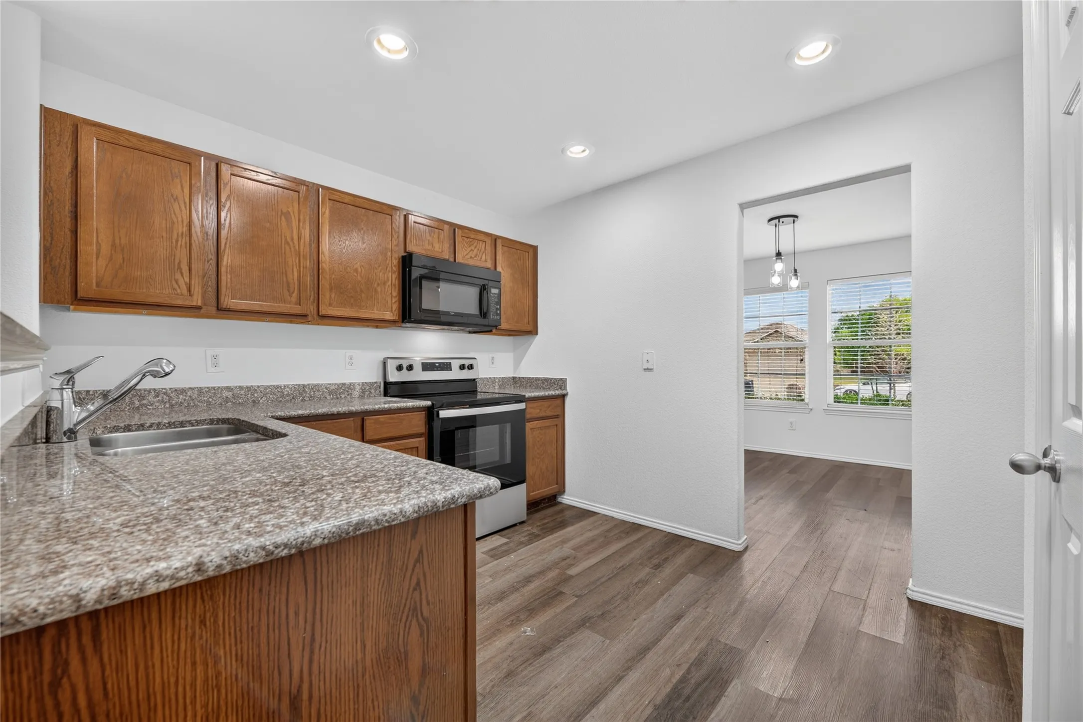 Single Family Residence For Rent in Tarrant County , 320 Chalkstone Drive, Fort Worth, Texas 76131, 3 Bedroom, 2 Bathroom, 2 Garage spaces, 1,407 Sqft, built in 2010, mls#21371897, Real Estate Agent in Fort Worth, Homes For Rent in Tarrant county, Homes For Rent in Fort Worth, Realtor in Fort Worth Texas, Real Estate Brokerage Independent Realty Texas, Luminita Cordes Realtor