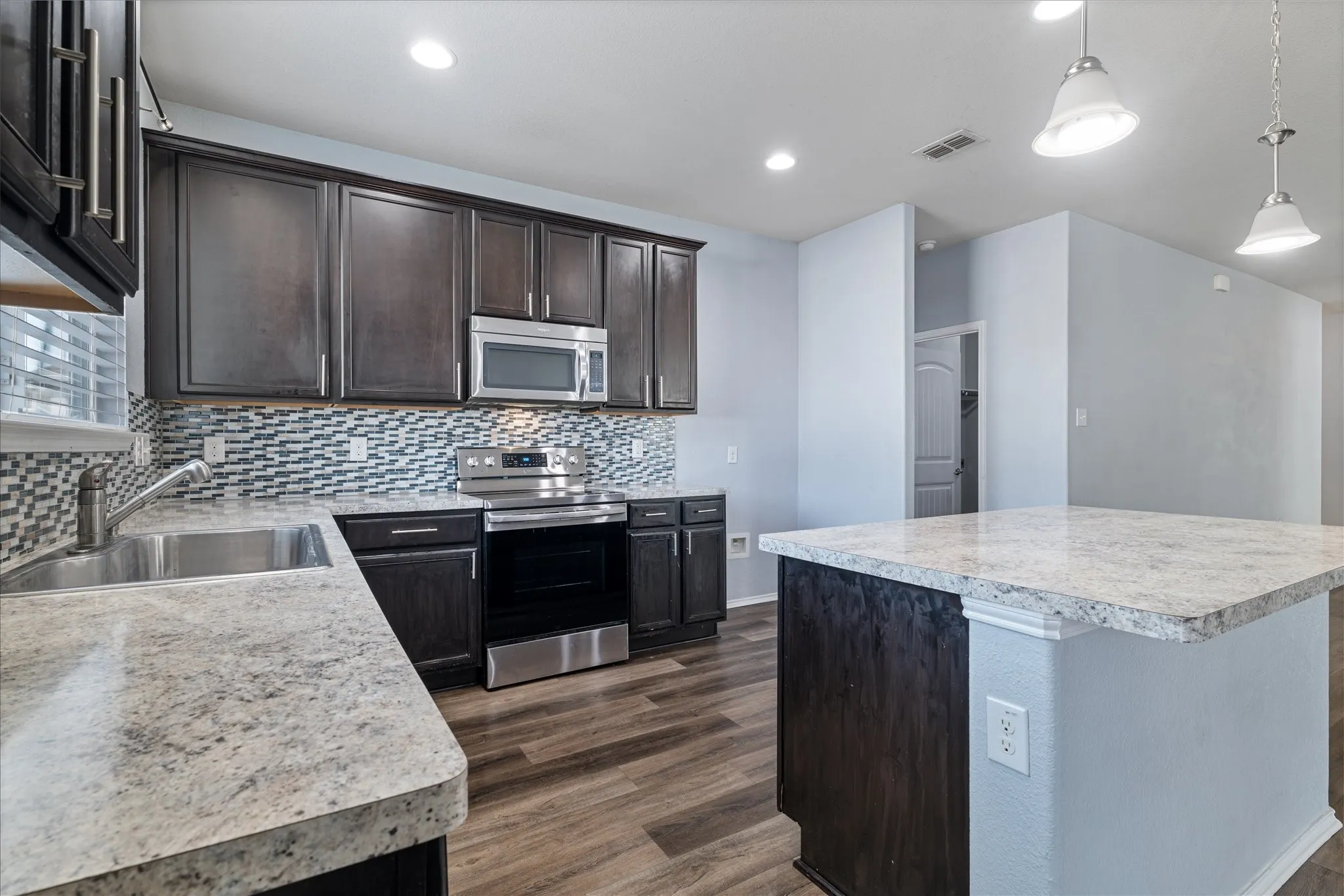 Single Family Residence For Rent in Denton County , 9141 Blackstone Drive, Providence Village, Texas 76227, 3 Bedroom, 2 Bathroom, 2 Garage spaces, 1,808 Sqft, built in 2015, mls#21371239, Real Estate Agent in Providence Village, Homes For Rent in Denton county, Homes For Rent in Providence Village, Realtor in Providence Village Texas, Real Estate Brokerage Independent Realty Texas, Luminita Cordes Realtor