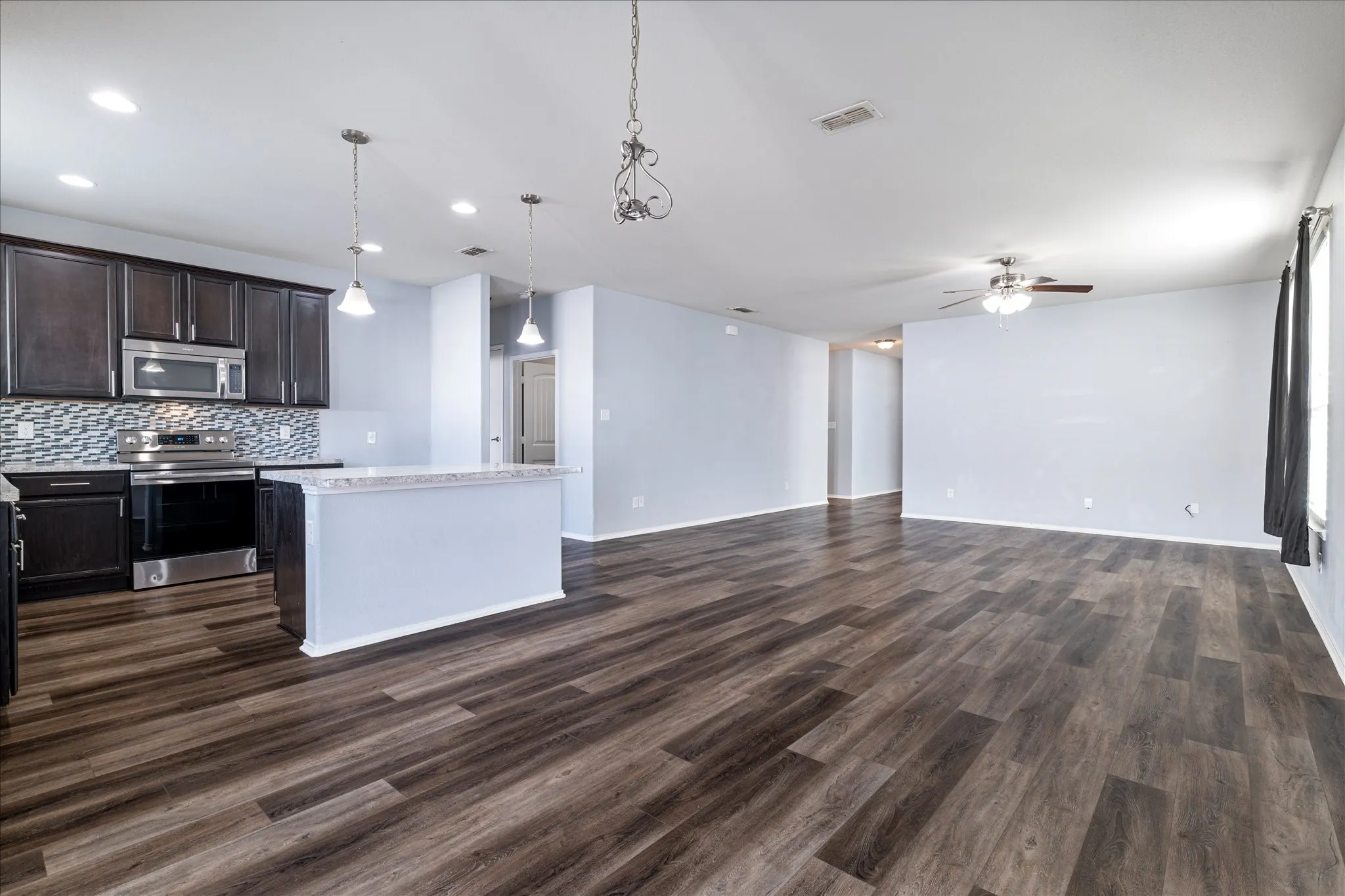 Single Family Residence For Rent in Denton County , 9141 Blackstone Drive, Providence Village, Texas 76227, 3 Bedroom, 2 Bathroom, 2 Garage spaces, 1,808 Sqft, built in 2015, mls#21371239, Real Estate Agent in Providence Village, Homes For Rent in Denton county, Homes For Rent in Providence Village, Realtor in Providence Village Texas, Real Estate Brokerage Independent Realty Texas, Luminita Cordes Realtor