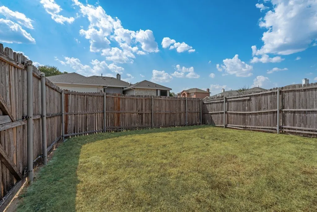 Single Family Residence For Rent in Dallas County , 1557 Aberdeen Drive, Lancaster, Texas 75134, 4 Bedroom, 2 Bathroom, 2 Garage spaces, 2,744 Sqft, built in 2001, mls#21371901, Real Estate Agent in Lancaster, Homes For Rent in Dallas county, Homes For Rent in Lancaster, Realtor in Lancaster Texas, Real Estate Brokerage Independent Realty Texas, Luminita Cordes Realtor
