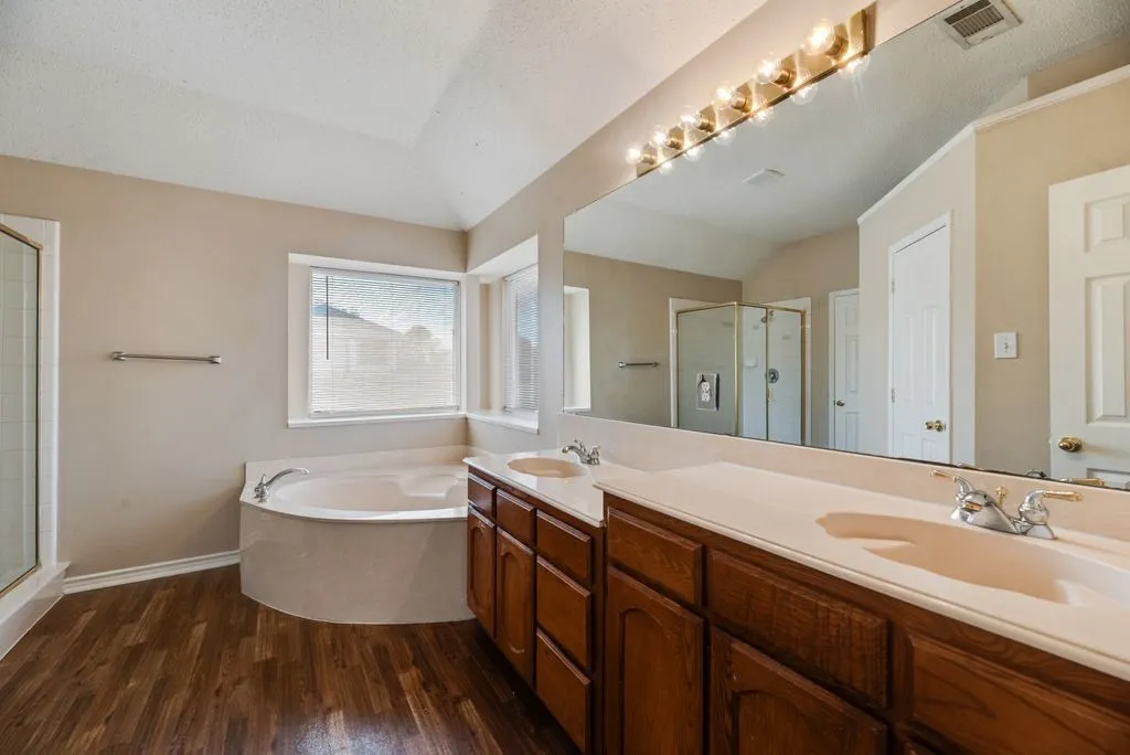 Single Family Residence For Rent in Dallas County , 1557 Aberdeen Drive, Lancaster, Texas 75134, 4 Bedroom, 2 Bathroom, 2 Garage spaces, 2,744 Sqft, built in 2001, mls#21371901, Real Estate Agent in Lancaster, Homes For Rent in Dallas county, Homes For Rent in Lancaster, Realtor in Lancaster Texas, Real Estate Brokerage Independent Realty Texas, Luminita Cordes Realtor