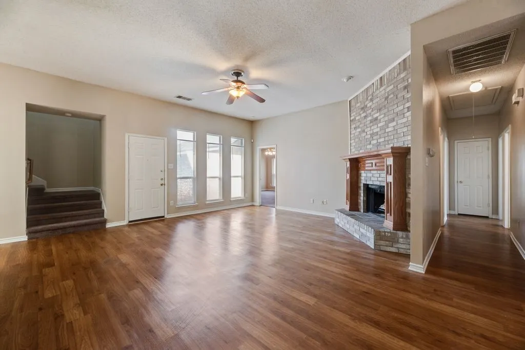 Single Family Residence For Rent in Dallas County , 1557 Aberdeen Drive, Lancaster, Texas 75134, 4 Bedroom, 2 Bathroom, 2 Garage spaces, 2,744 Sqft, built in 2001, mls#21371901, Real Estate Agent in Lancaster, Homes For Rent in Dallas county, Homes For Rent in Lancaster, Realtor in Lancaster Texas, Real Estate Brokerage Independent Realty Texas, Luminita Cordes Realtor