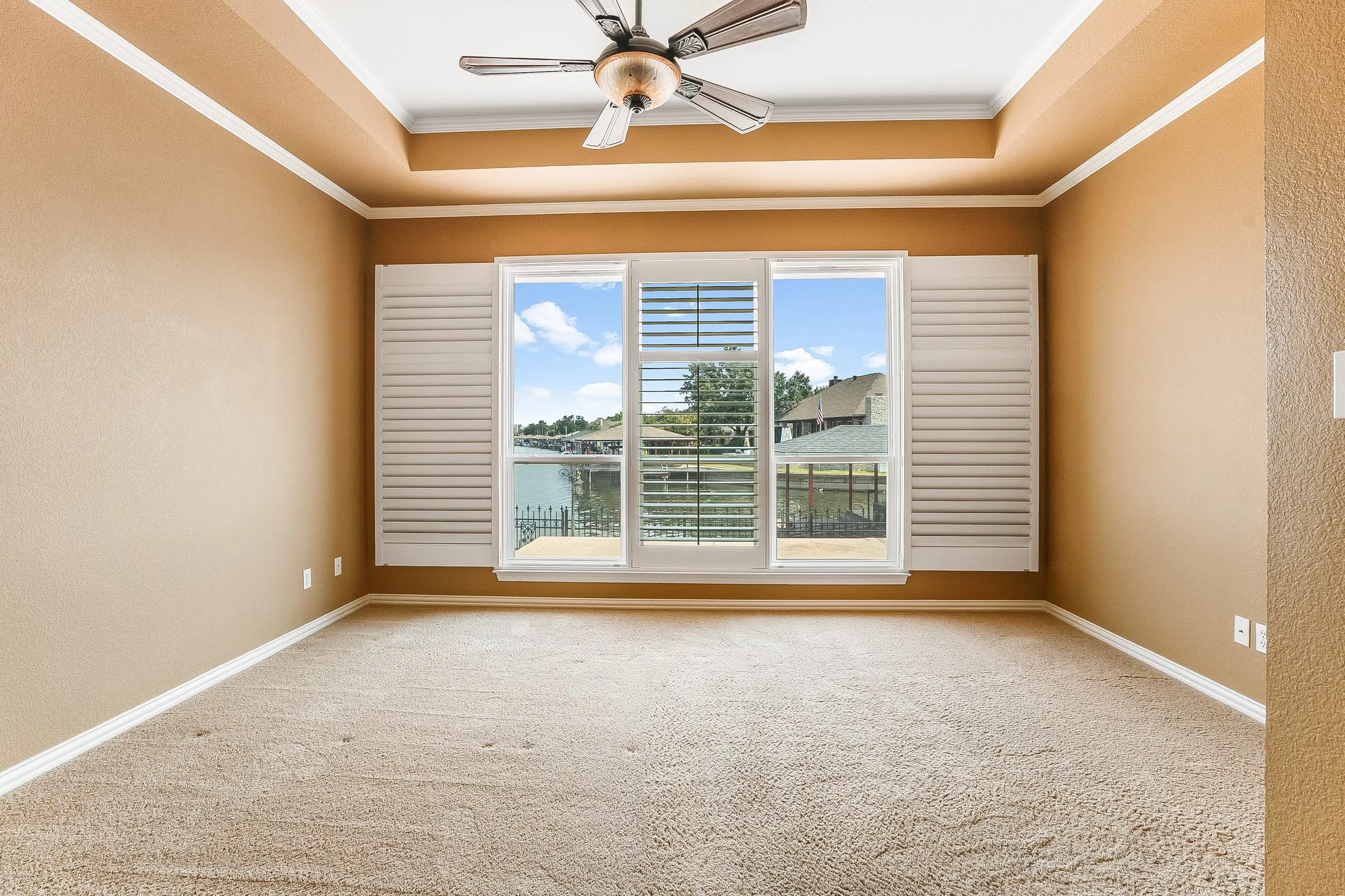 Single Family Residence For Sale in Hood County , 1003 Cliff Swallow Drive, Granbury, Texas 76048, 4 Bedroom, 3 Bathroom, 2 Garage spaces, 2,606 Sqft, built in 2001, mls#21352360, Real Estate Agent in Granbury, Homes For Sale in Hood county, Homes For Sale in Granbury, Realtor in Granbury Texas, Real Estate Brokerage Independent Realty Texas, Luminita Cordes Realtor