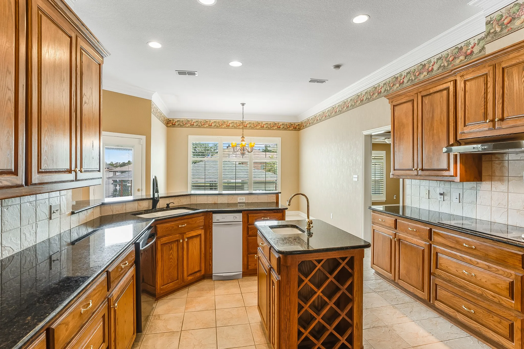 Single Family Residence For Sale in Hood County , 1003 Cliff Swallow Drive, Granbury, Texas 76048, 4 Bedroom, 3 Bathroom, 2 Garage spaces, 2,606 Sqft, built in 2001, mls#21352360, Real Estate Agent in Granbury, Homes For Sale in Hood county, Homes For Sale in Granbury, Realtor in Granbury Texas, Real Estate Brokerage Independent Realty Texas, Luminita Cordes Realtor