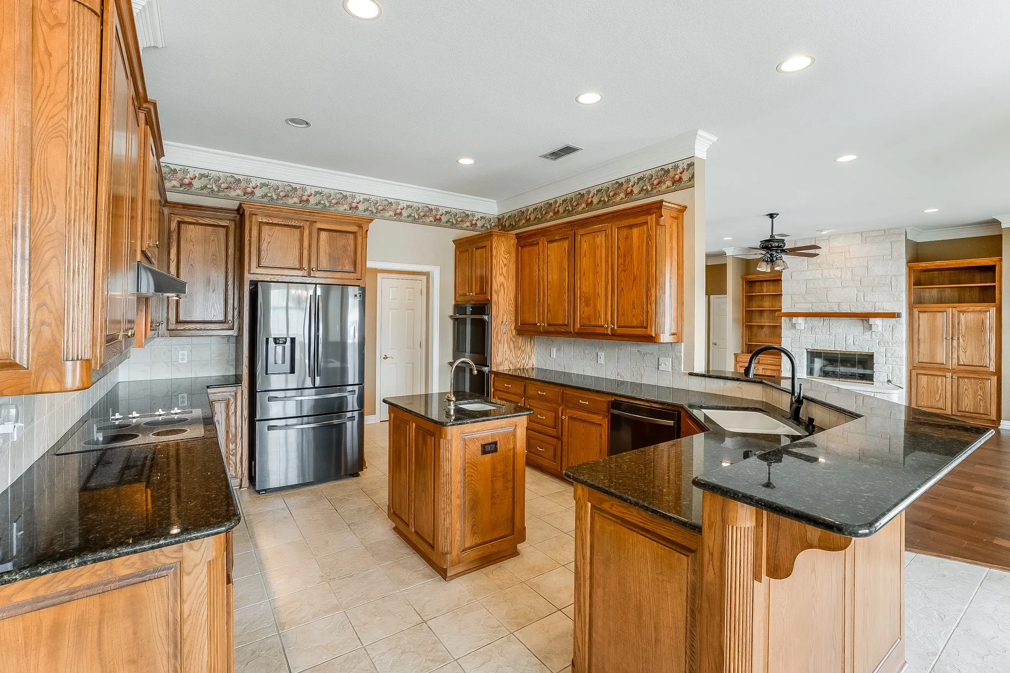 Single Family Residence For Sale in Hood County , 1003 Cliff Swallow Drive, Granbury, Texas 76048, 4 Bedroom, 3 Bathroom, 2 Garage spaces, 2,606 Sqft, built in 2001, mls#21352360, Real Estate Agent in Granbury, Homes For Sale in Hood county, Homes For Sale in Granbury, Realtor in Granbury Texas, Real Estate Brokerage Independent Realty Texas, Luminita Cordes Realtor