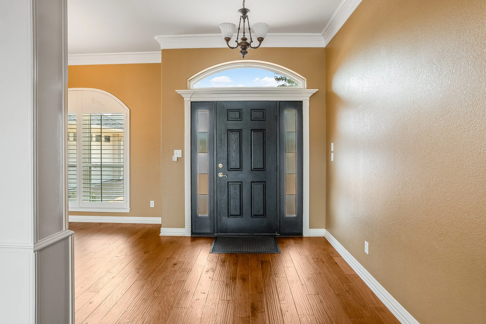 Single Family Residence For Sale in Hood County , 1003 Cliff Swallow Drive, Granbury, Texas 76048, 4 Bedroom, 3 Bathroom, 2 Garage spaces, 2,606 Sqft, built in 2001, mls#21352360, Real Estate Agent in Granbury, Homes For Sale in Hood county, Homes For Sale in Granbury, Realtor in Granbury Texas, Real Estate Brokerage Independent Realty Texas, Luminita Cordes Realtor