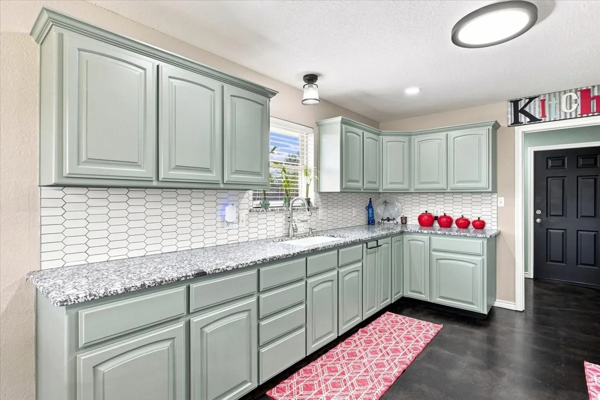 Single Family Residence For Sale in Fannin County , 104 Butler Street, Savoy, Texas 75479, 3 Bedroom, 2 Bathroom, 2 Garage spaces, 1,601 Sqft, built in 2006, mls#21371485, Real Estate Agent in Savoy, Homes For Sale in Fannin county, Homes For Sale in Savoy, Realtor in Savoy Texas, Real Estate Brokerage Independent Realty Texas, Luminita Cordes Realtor