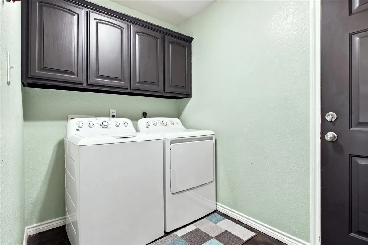 Single Family Residence For Sale in Fannin County , 104 Butler Street, Savoy, Texas 75479, 3 Bedroom, 2 Bathroom, 2 Garage spaces, 1,601 Sqft, built in 2006, mls#21371485, Real Estate Agent in Savoy, Homes For Sale in Fannin county, Homes For Sale in Savoy, Realtor in Savoy Texas, Real Estate Brokerage Independent Realty Texas, Luminita Cordes Realtor