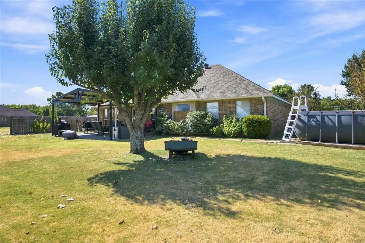 Single Family Residence For Sale in Fannin County , 104 Butler Street, Savoy, Texas 75479, 3 Bedroom, 2 Bathroom, 2 Garage spaces, 1,601 Sqft, built in 2006, mls#21371485, Real Estate Agent in Savoy, Homes For Sale in Fannin county, Homes For Sale in Savoy, Realtor in Savoy Texas, Real Estate Brokerage Independent Realty Texas, Luminita Cordes Realtor