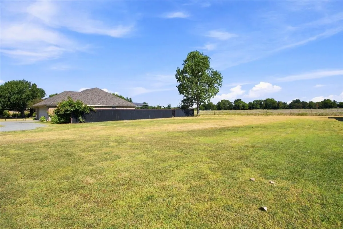 Single Family Residence For Sale in Fannin County , 104 Butler Street, Savoy, Texas 75479, 3 Bedroom, 2 Bathroom, 2 Garage spaces, 1,601 Sqft, built in 2006, mls#21371485, Real Estate Agent in Savoy, Homes For Sale in Fannin county, Homes For Sale in Savoy, Realtor in Savoy Texas, Real Estate Brokerage Independent Realty Texas, Luminita Cordes Realtor