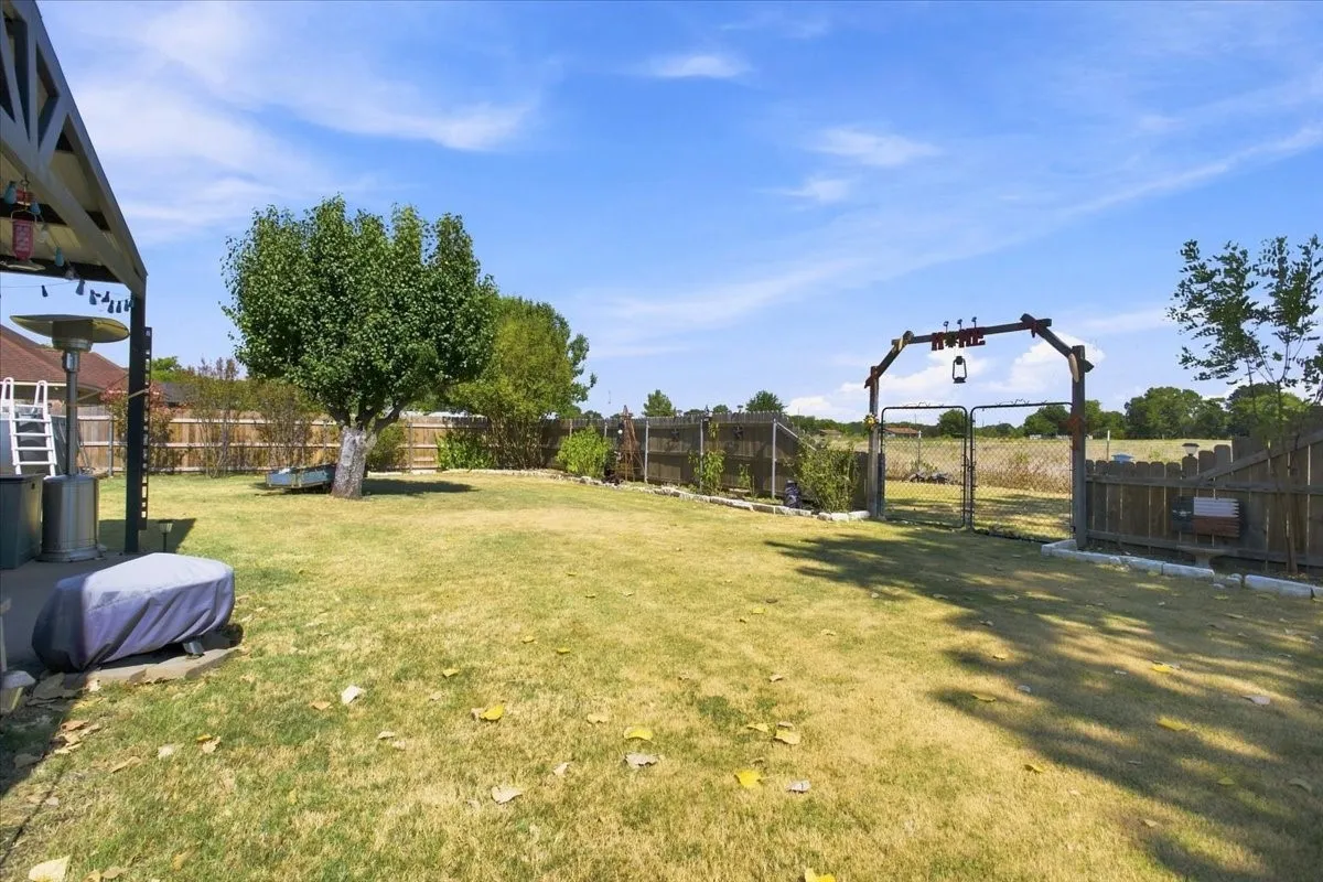 Single Family Residence For Sale in Fannin County , 104 Butler Street, Savoy, Texas 75479, 3 Bedroom, 2 Bathroom, 2 Garage spaces, 1,601 Sqft, built in 2006, mls#21371485, Real Estate Agent in Savoy, Homes For Sale in Fannin county, Homes For Sale in Savoy, Realtor in Savoy Texas, Real Estate Brokerage Independent Realty Texas, Luminita Cordes Realtor