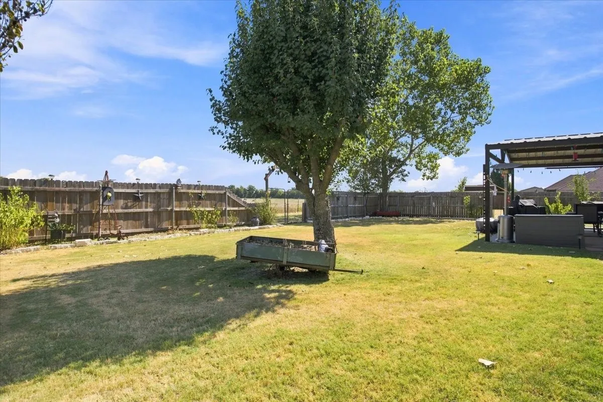 Single Family Residence For Sale in Fannin County , 104 Butler Street, Savoy, Texas 75479, 3 Bedroom, 2 Bathroom, 2 Garage spaces, 1,601 Sqft, built in 2006, mls#21371485, Real Estate Agent in Savoy, Homes For Sale in Fannin county, Homes For Sale in Savoy, Realtor in Savoy Texas, Real Estate Brokerage Independent Realty Texas, Luminita Cordes Realtor