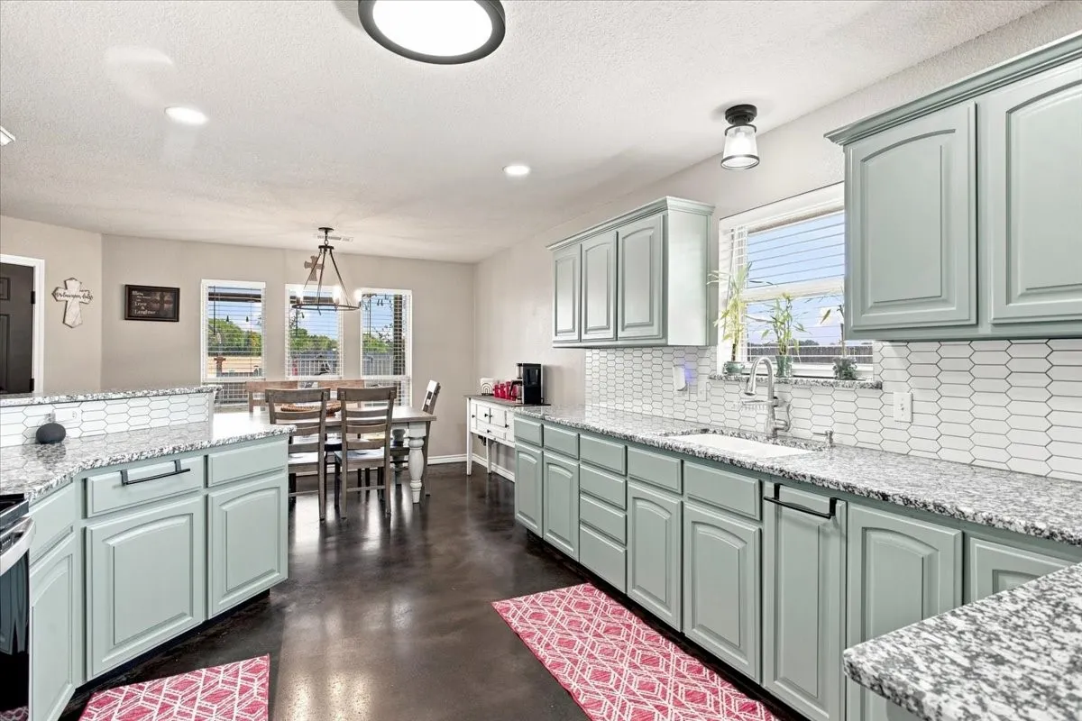 Single Family Residence For Sale in Fannin County , 104 Butler Street, Savoy, Texas 75479, 3 Bedroom, 2 Bathroom, 2 Garage spaces, 1,601 Sqft, built in 2006, mls#21371485, Real Estate Agent in Savoy, Homes For Sale in Fannin county, Homes For Sale in Savoy, Realtor in Savoy Texas, Real Estate Brokerage Independent Realty Texas, Luminita Cordes Realtor