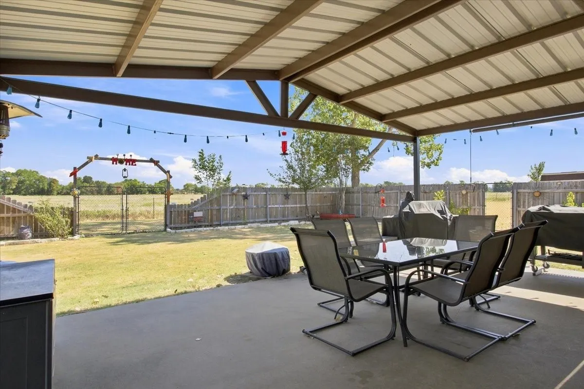 Single Family Residence For Sale in Fannin County , 104 Butler Street, Savoy, Texas 75479, 3 Bedroom, 2 Bathroom, 2 Garage spaces, 1,601 Sqft, built in 2006, mls#21371485, Real Estate Agent in Savoy, Homes For Sale in Fannin county, Homes For Sale in Savoy, Realtor in Savoy Texas, Real Estate Brokerage Independent Realty Texas, Luminita Cordes Realtor