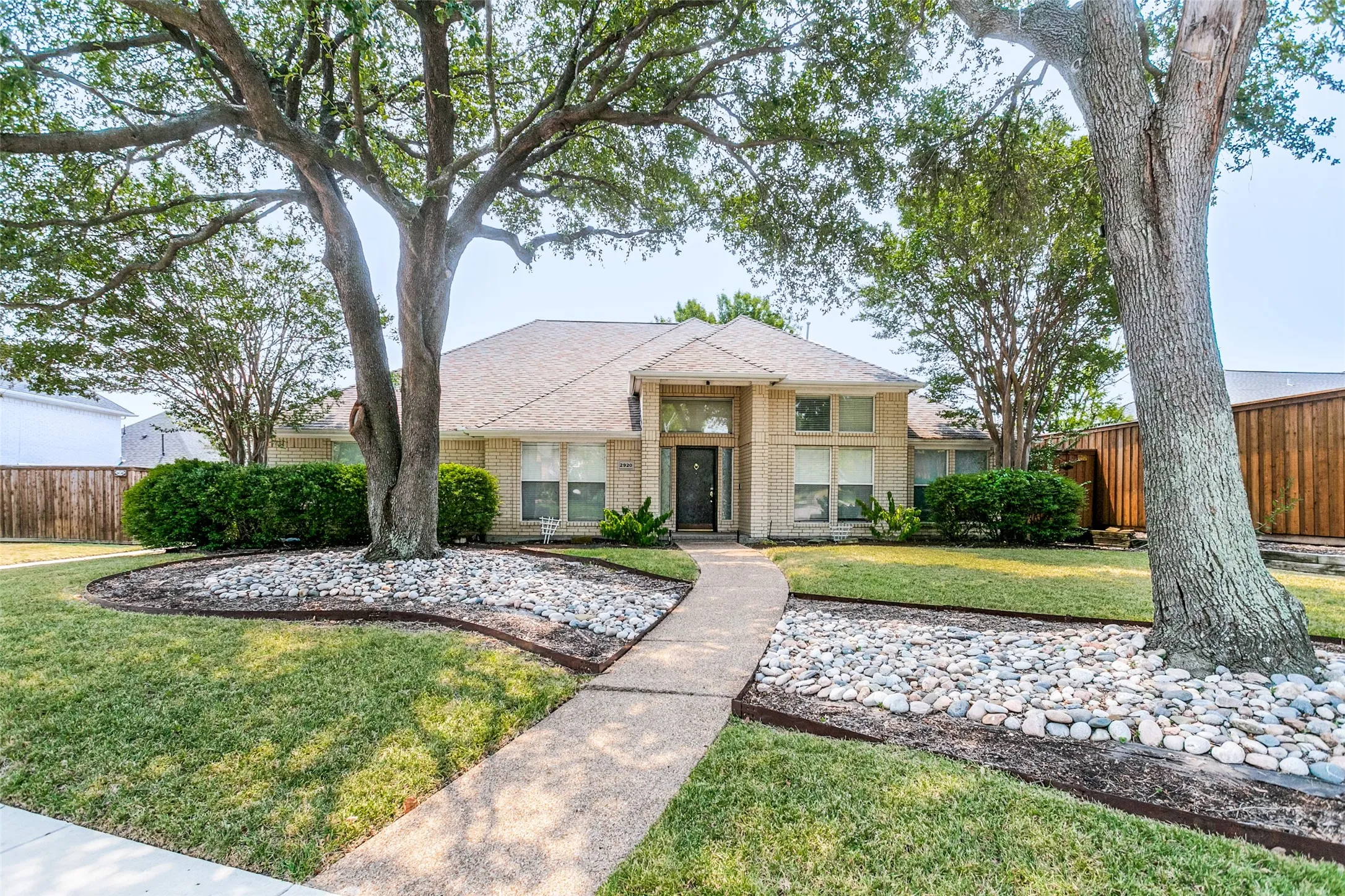 Single Family Residence For Sale in Collin County , 2920 Winding Creek Drive, Plano, Texas 75023, 4 Bedroom, 3 Bathroom, 2 Garage spaces, 3,166 Sqft, built in 1992, mls#21370056, Real Estate Agent in Plano, Homes For Sale in Collin county, Homes For Sale in Plano, Realtor in Plano Texas, Real Estate Brokerage Independent Realty Texas, Luminita Cordes Realtor