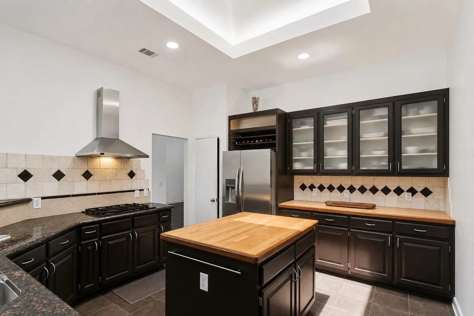 Single Family Residence For Sale in Collin County , 2920 Winding Creek Drive, Plano, Texas 75023, 4 Bedroom, 3 Bathroom, 2 Garage spaces, 3,166 Sqft, built in 1992, mls#21370056, Real Estate Agent in Plano, Homes For Sale in Collin county, Homes For Sale in Plano, Realtor in Plano Texas, Real Estate Brokerage Independent Realty Texas, Luminita Cordes Realtor