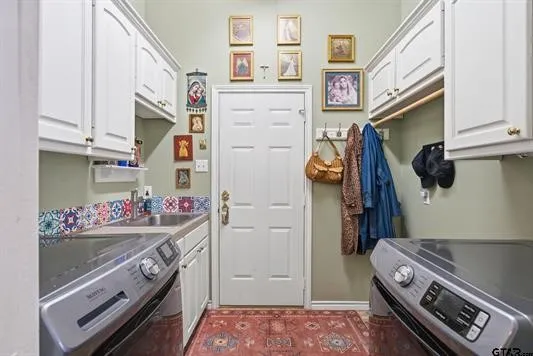 Single Family Residence For Sale in Smith County , 804 Festoon Court, Tyler, Texas 75703, 3 Bedroom, 2 Bathroom, 2 Garage spaces, 2,158 Sqft, built in 1998, mls#21371518, Real Estate Agent in Tyler, Homes For Sale in Smith county, Homes For Sale in Tyler, Realtor in Tyler Texas, Real Estate Brokerage Independent Realty Texas, Luminita Cordes Realtor