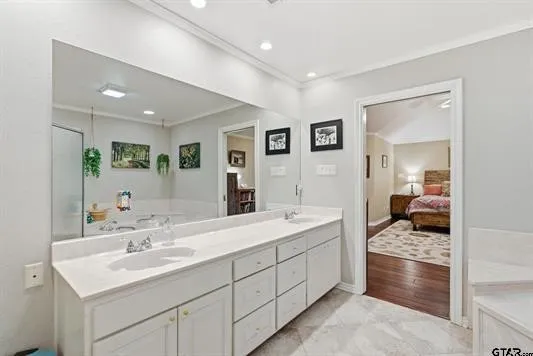 Single Family Residence For Sale in Smith County , 804 Festoon Court, Tyler, Texas 75703, 3 Bedroom, 2 Bathroom, 2 Garage spaces, 2,158 Sqft, built in 1998, mls#21371518, Real Estate Agent in Tyler, Homes For Sale in Smith county, Homes For Sale in Tyler, Realtor in Tyler Texas, Real Estate Brokerage Independent Realty Texas, Luminita Cordes Realtor