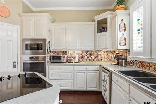Single Family Residence For Sale in Smith County , 804 Festoon Court, Tyler, Texas 75703, 3 Bedroom, 2 Bathroom, 2 Garage spaces, 2,158 Sqft, built in 1998, mls#21371518, Real Estate Agent in Tyler, Homes For Sale in Smith county, Homes For Sale in Tyler, Realtor in Tyler Texas, Real Estate Brokerage Independent Realty Texas, Luminita Cordes Realtor