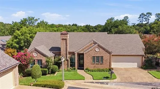 Single Family Residence For Sale in Smith County , 804 Festoon Court, Tyler, Texas 75703, 3 Bedroom, 2 Bathroom, 2 Garage spaces, 2,158 Sqft, built in 1998, mls#21371518, Real Estate Agent in Tyler, Homes For Sale in Smith county, Homes For Sale in Tyler, Realtor in Tyler Texas, Real Estate Brokerage Independent Realty Texas, Luminita Cordes Realtor