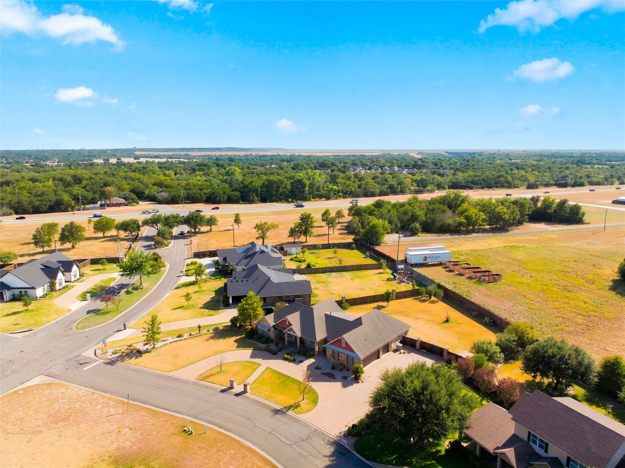 Single Family Residence For Sale in Mc Lennan County , 100 Deer Creek Drive, Waco, Texas 76708, 3 Bedroom, 3 Bathroom, 3 Garage spaces, 2,181 Sqft, built in 2018, mls#21366777, Real Estate Agent in Waco, Homes For Sale in Mc Lennan county, Homes For Sale in Waco, Realtor in Waco Texas, Real Estate Brokerage Independent Realty Texas, Luminita Cordes Realtor