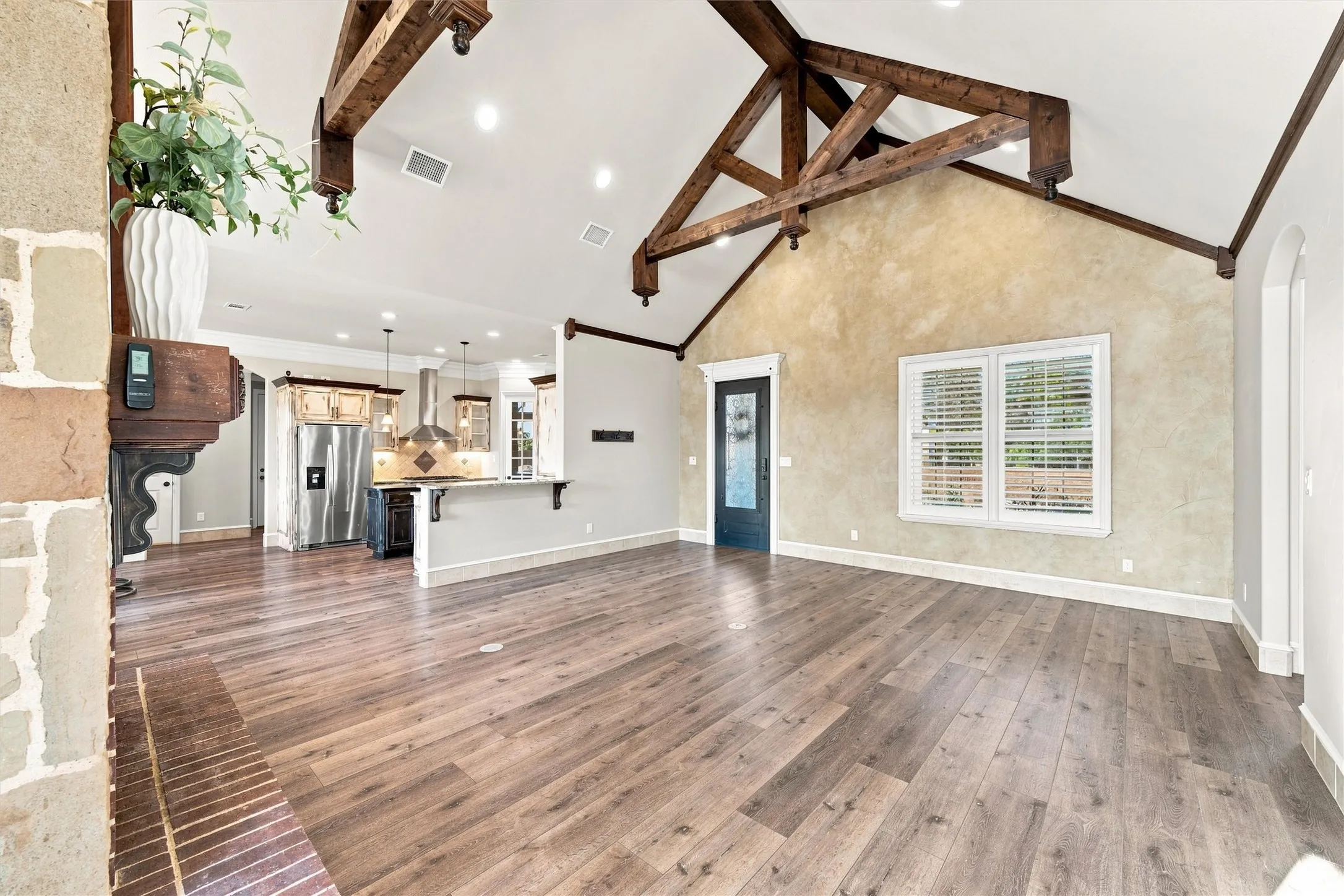 Single Family Residence For Sale in Mc Lennan County , 100 Deer Creek Drive, Waco, Texas 76708, 3 Bedroom, 3 Bathroom, 3 Garage spaces, 2,181 Sqft, built in 2018, mls#21366777, Real Estate Agent in Waco, Homes For Sale in Mc Lennan county, Homes For Sale in Waco, Realtor in Waco Texas, Real Estate Brokerage Independent Realty Texas, Luminita Cordes Realtor