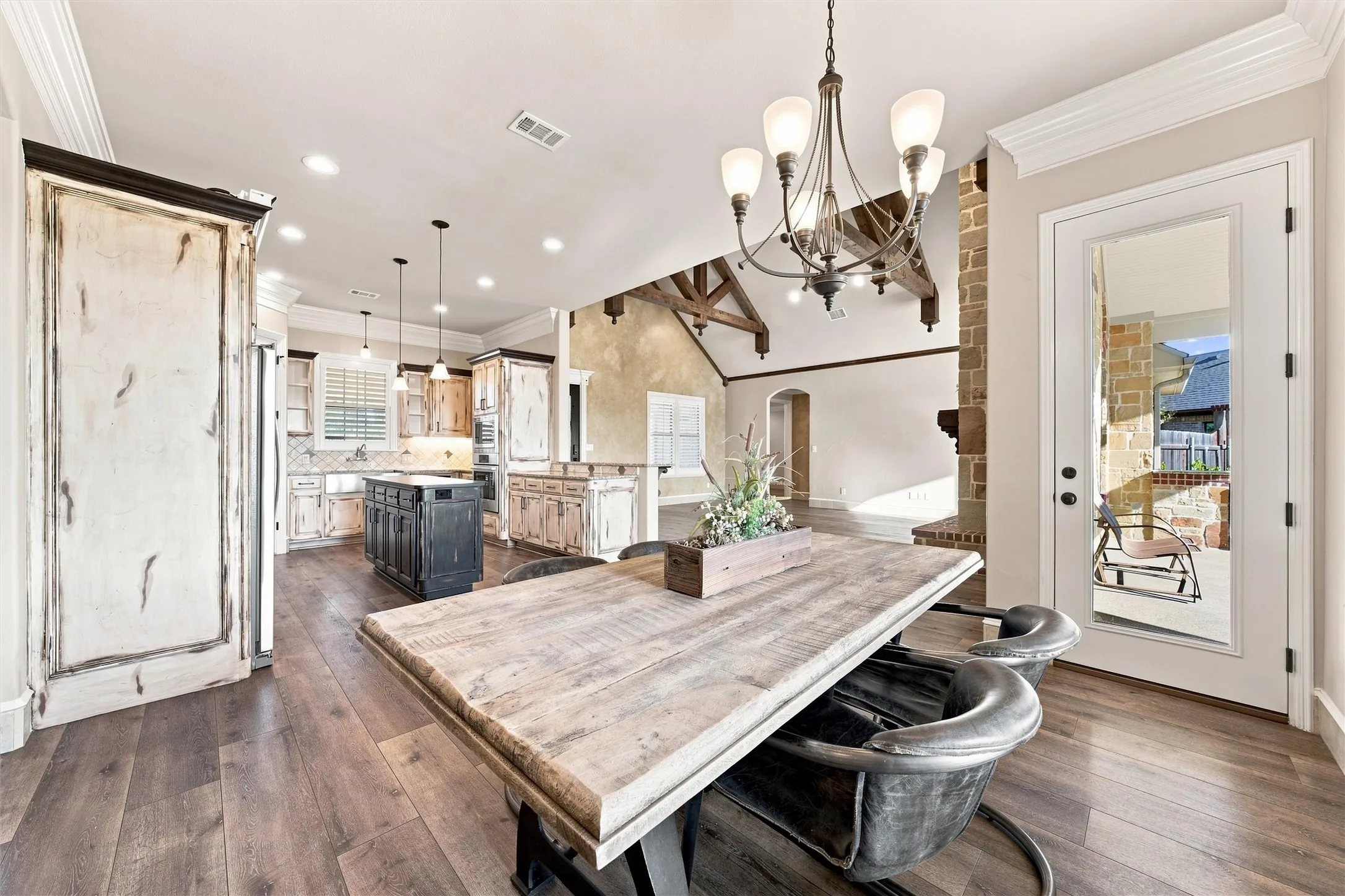 Single Family Residence For Sale in Mc Lennan County , 100 Deer Creek Drive, Waco, Texas 76708, 3 Bedroom, 3 Bathroom, 3 Garage spaces, 2,181 Sqft, built in 2018, mls#21366777, Real Estate Agent in Waco, Homes For Sale in Mc Lennan county, Homes For Sale in Waco, Realtor in Waco Texas, Real Estate Brokerage Independent Realty Texas, Luminita Cordes Realtor