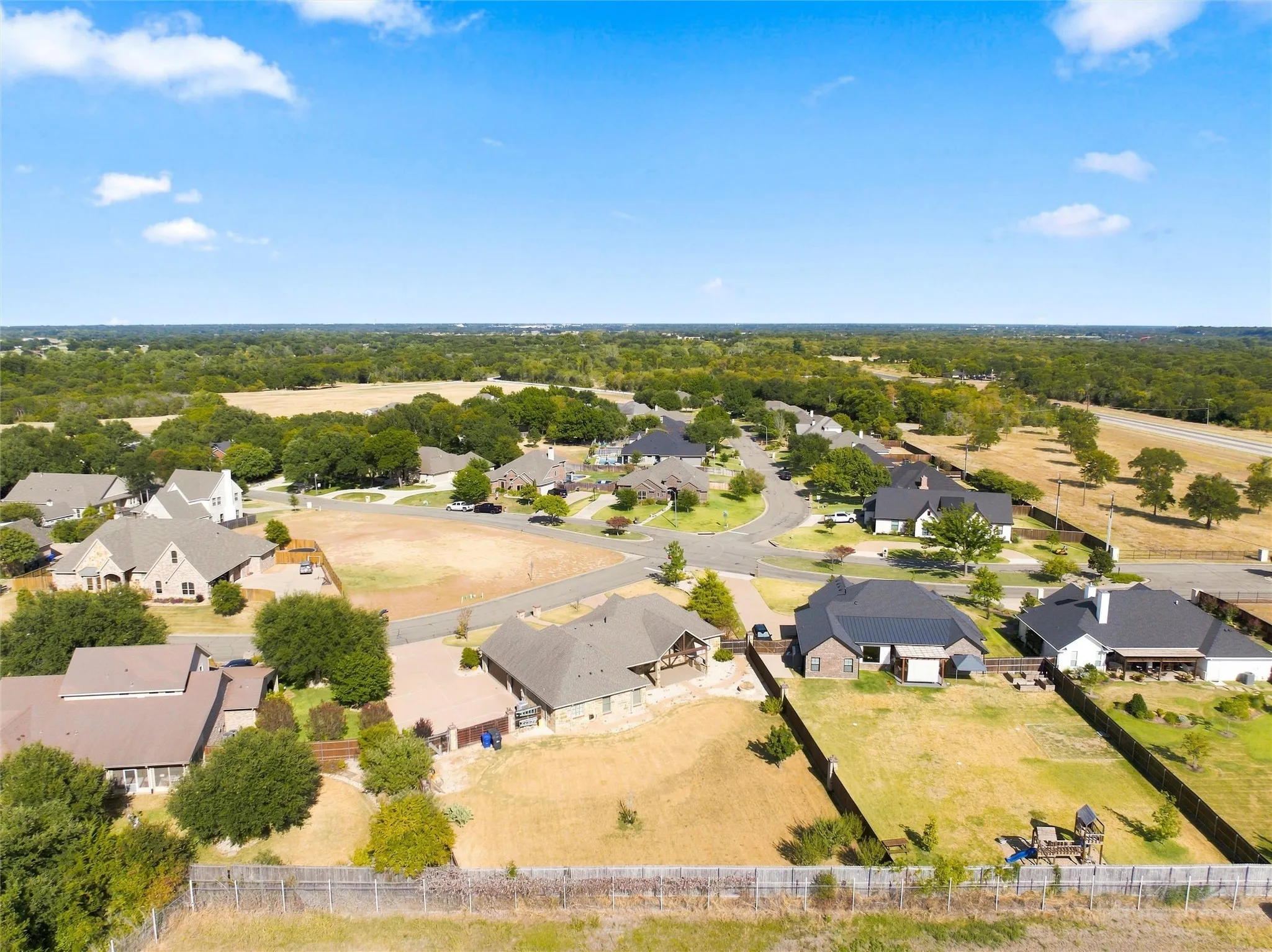 Single Family Residence For Sale in Mc Lennan County , 100 Deer Creek Drive, Waco, Texas 76708, 3 Bedroom, 3 Bathroom, 3 Garage spaces, 2,181 Sqft, built in 2018, mls#21366777, Real Estate Agent in Waco, Homes For Sale in Mc Lennan county, Homes For Sale in Waco, Realtor in Waco Texas, Real Estate Brokerage Independent Realty Texas, Luminita Cordes Realtor
