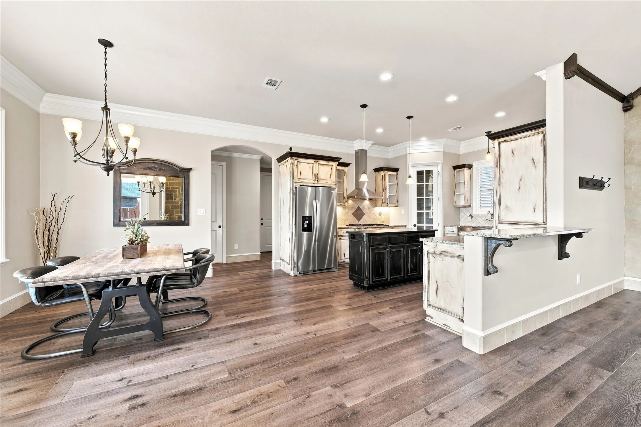 Single Family Residence For Sale in Mc Lennan County , 100 Deer Creek Drive, Waco, Texas 76708, 3 Bedroom, 3 Bathroom, 3 Garage spaces, 2,181 Sqft, built in 2018, mls#21366777, Real Estate Agent in Waco, Homes For Sale in Mc Lennan county, Homes For Sale in Waco, Realtor in Waco Texas, Real Estate Brokerage Independent Realty Texas, Luminita Cordes Realtor