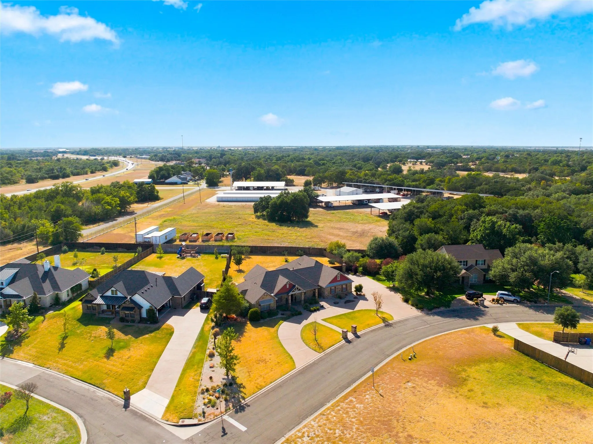 Single Family Residence For Sale in Mc Lennan County , 100 Deer Creek Drive, Waco, Texas 76708, 3 Bedroom, 3 Bathroom, 3 Garage spaces, 2,181 Sqft, built in 2018, mls#21366777, Real Estate Agent in Waco, Homes For Sale in Mc Lennan county, Homes For Sale in Waco, Realtor in Waco Texas, Real Estate Brokerage Independent Realty Texas, Luminita Cordes Realtor