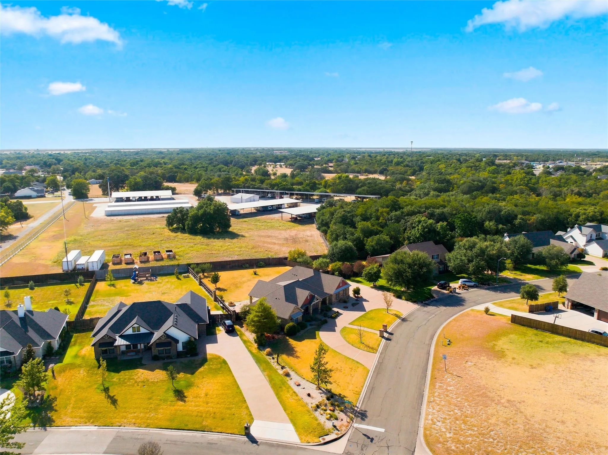 Single Family Residence For Sale in Mc Lennan County , 100 Deer Creek Drive, Waco, Texas 76708, 3 Bedroom, 3 Bathroom, 3 Garage spaces, 2,181 Sqft, built in 2018, mls#21366777, Real Estate Agent in Waco, Homes For Sale in Mc Lennan county, Homes For Sale in Waco, Realtor in Waco Texas, Real Estate Brokerage Independent Realty Texas, Luminita Cordes Realtor