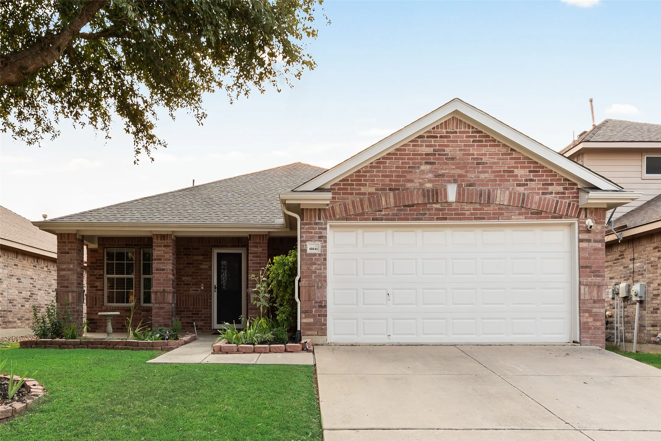 Single Family Residence For Sale in Denton County , 15641 Wheelhorse Trail, Fort Worth, Texas 76262, 3 Bedroom, 2 Bathroom, 2 Garage spaces, 1,744 Sqft, built in 2007, mls#21371055, Real Estate Agent in Fort Worth, Homes For Sale in Denton county, Homes For Sale in Fort Worth, Realtor in Fort Worth Texas, Real Estate Brokerage Independent Realty Texas, Luminita Cordes Realtor
