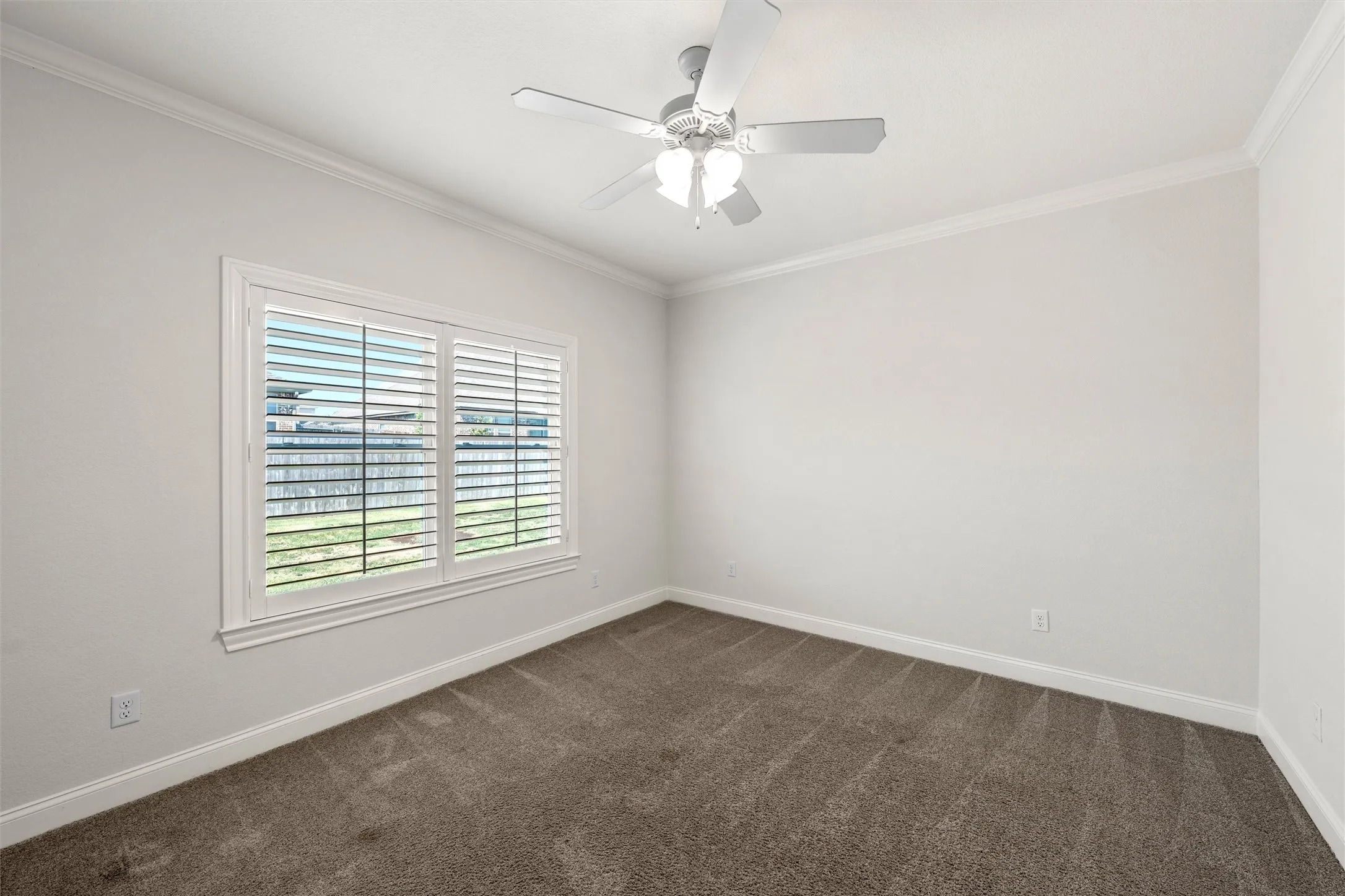 Single Family Residence For Sale in Mc Lennan County , 324 Stone Manor Drive, Mc Gregor, Texas 76657, 4 Bedroom, 4 Bathroom, 3 Garage spaces, 3,040 Sqft, built in 2019, mls#21371045, Real Estate Agent in Mc Gregor, Homes For Sale in Mc Lennan county, Homes For Sale in Mc Gregor, Realtor in Mc Gregor Texas, Real Estate Brokerage Independent Realty Texas, Luminita Cordes Realtor
